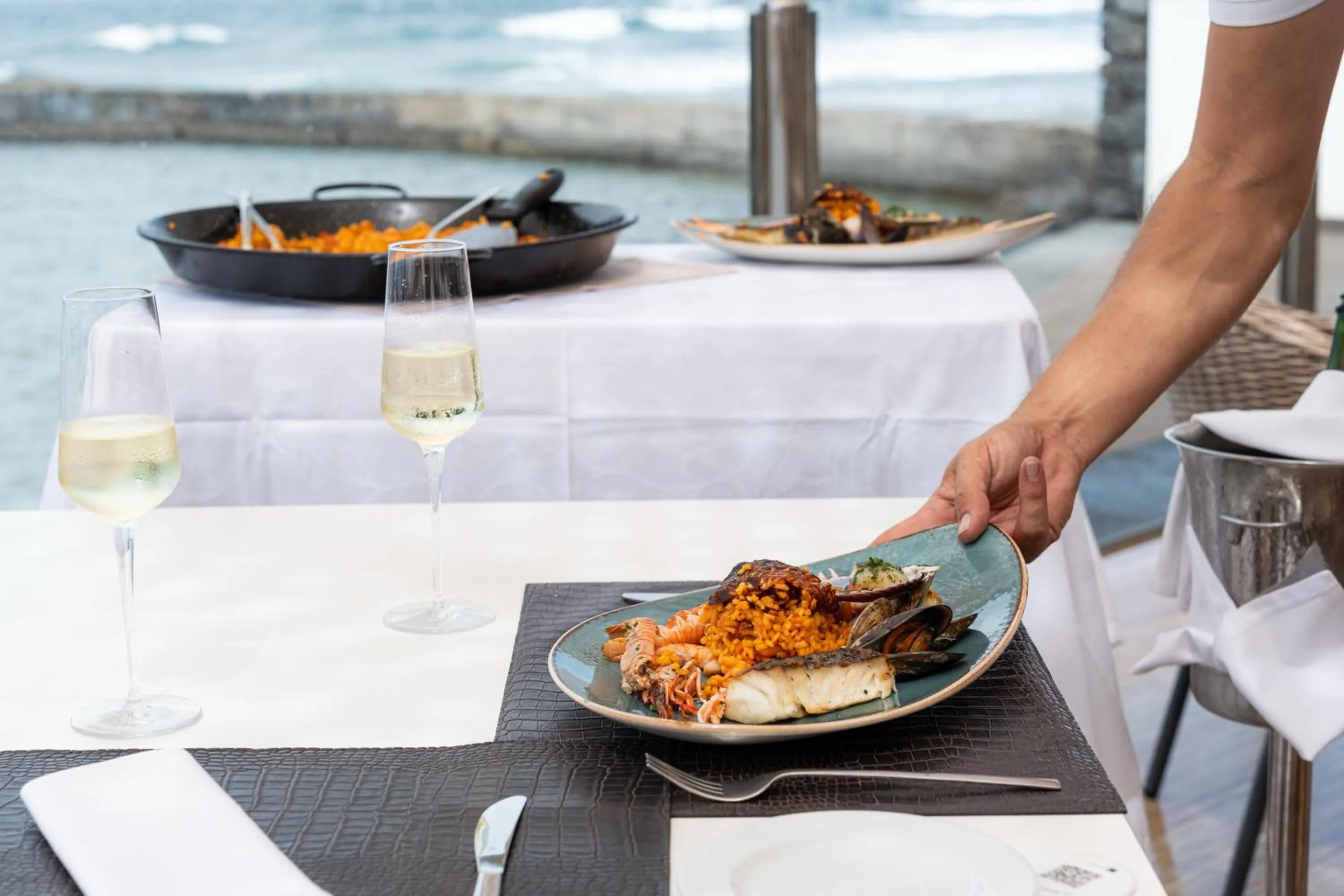 Food and drinks in Europe Villa Cortes GL