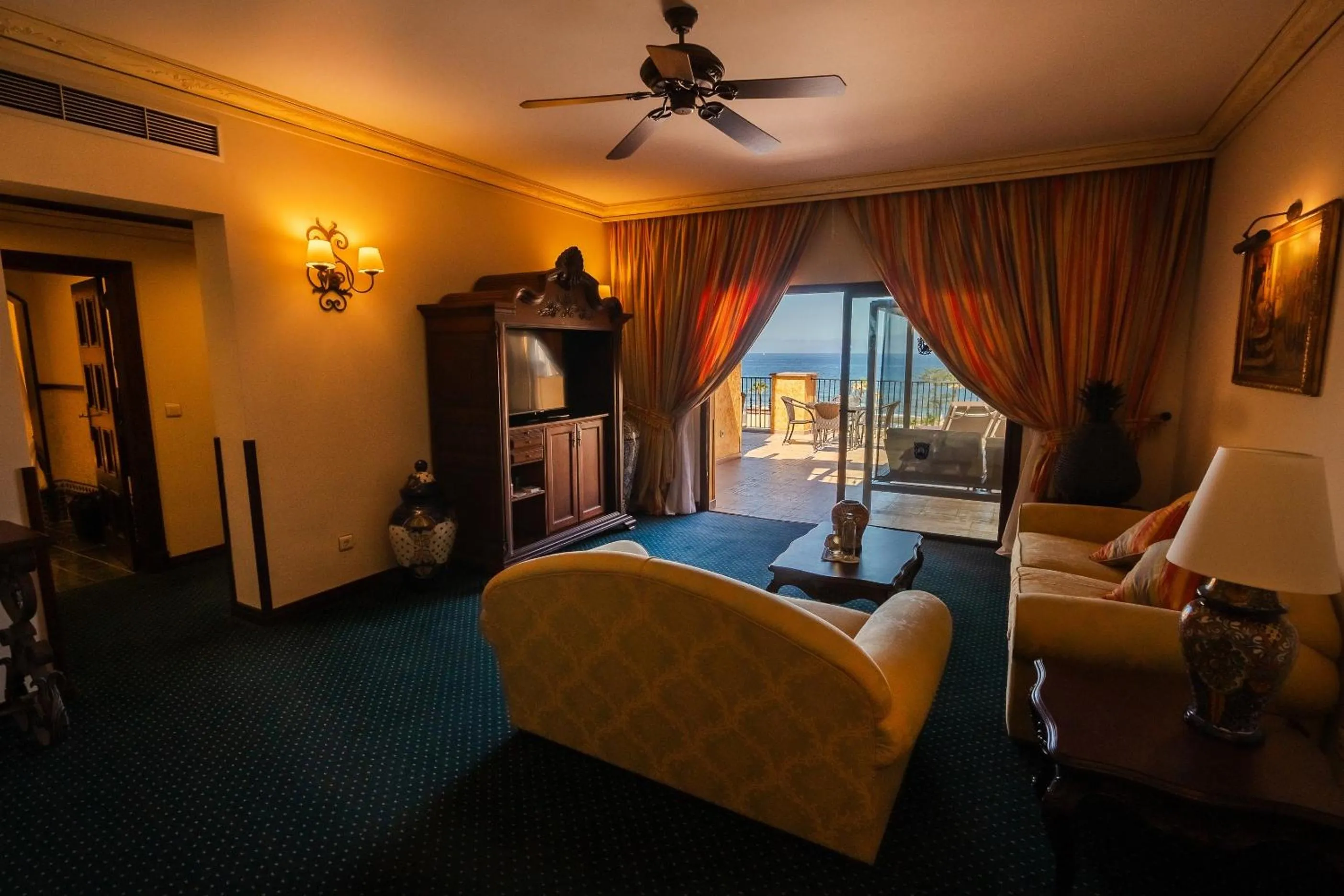 Photo of the whole room, Bed in Europe Villa Cortes GL