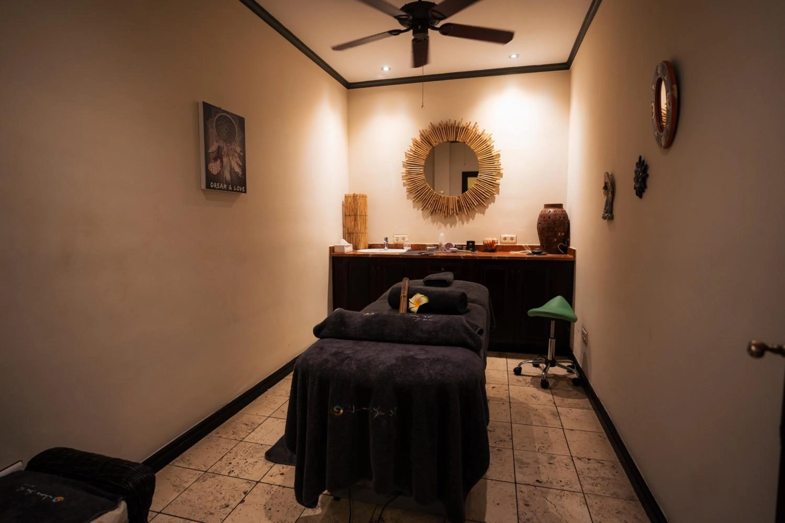 Spa and wellness centre/facilities in Europe Villa Cortes GL