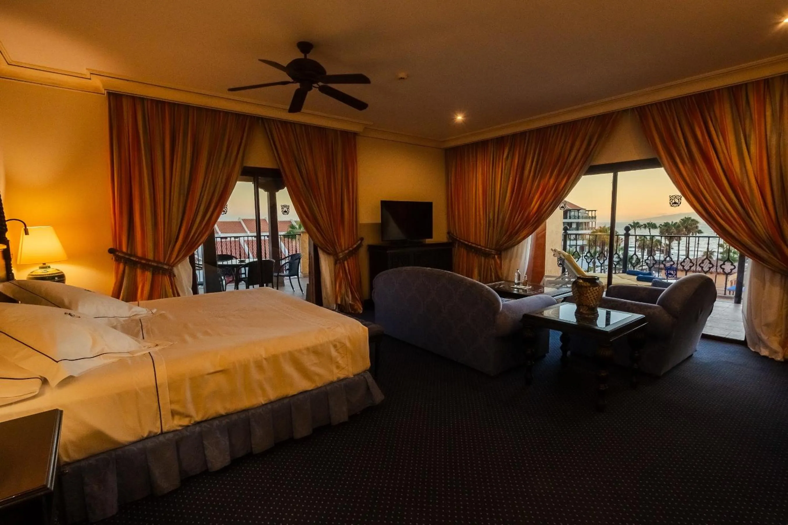 Photo of the whole room, Bed in Europe Villa Cortes GL