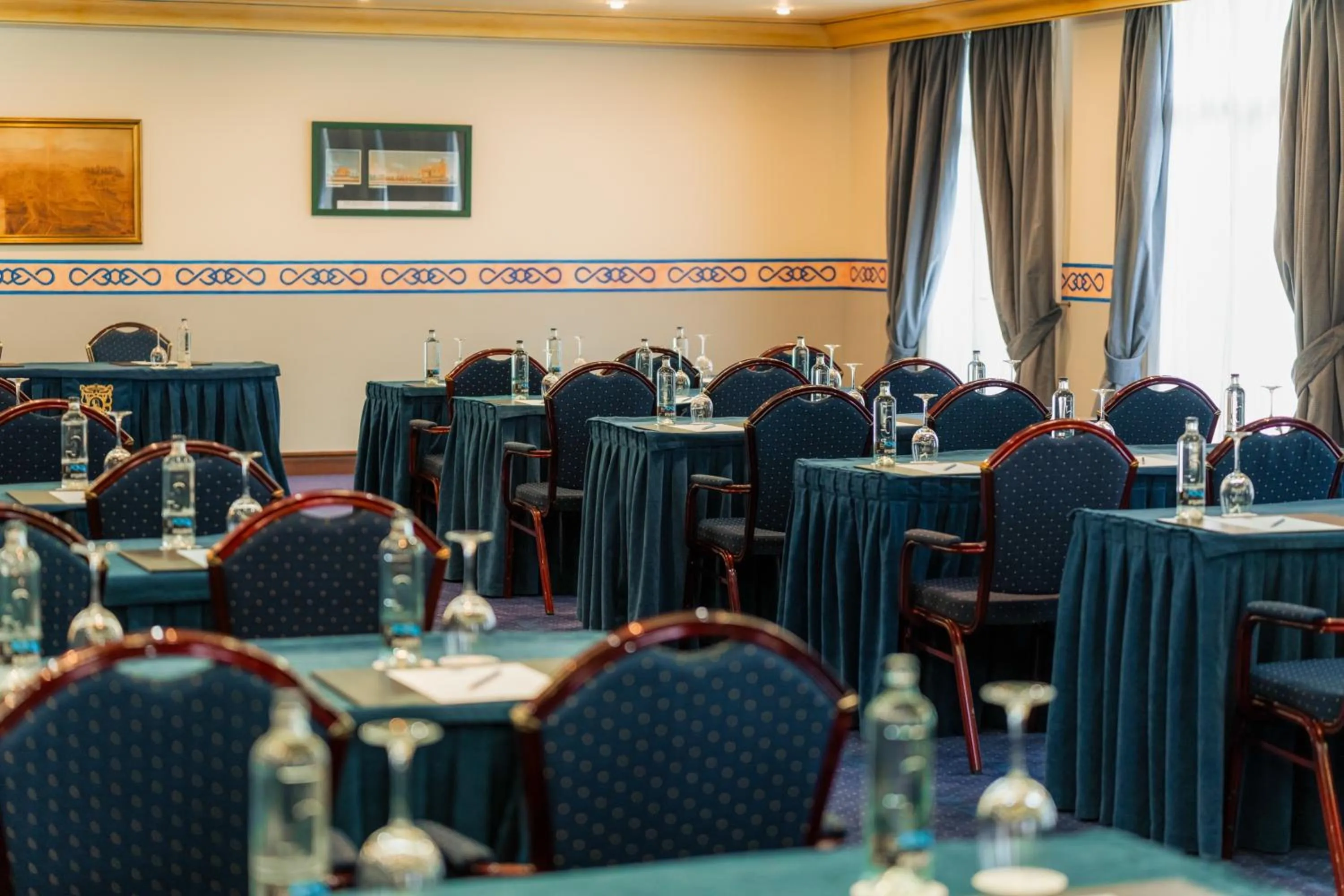 Restaurant/places to eat in Europe Villa Cortes GL