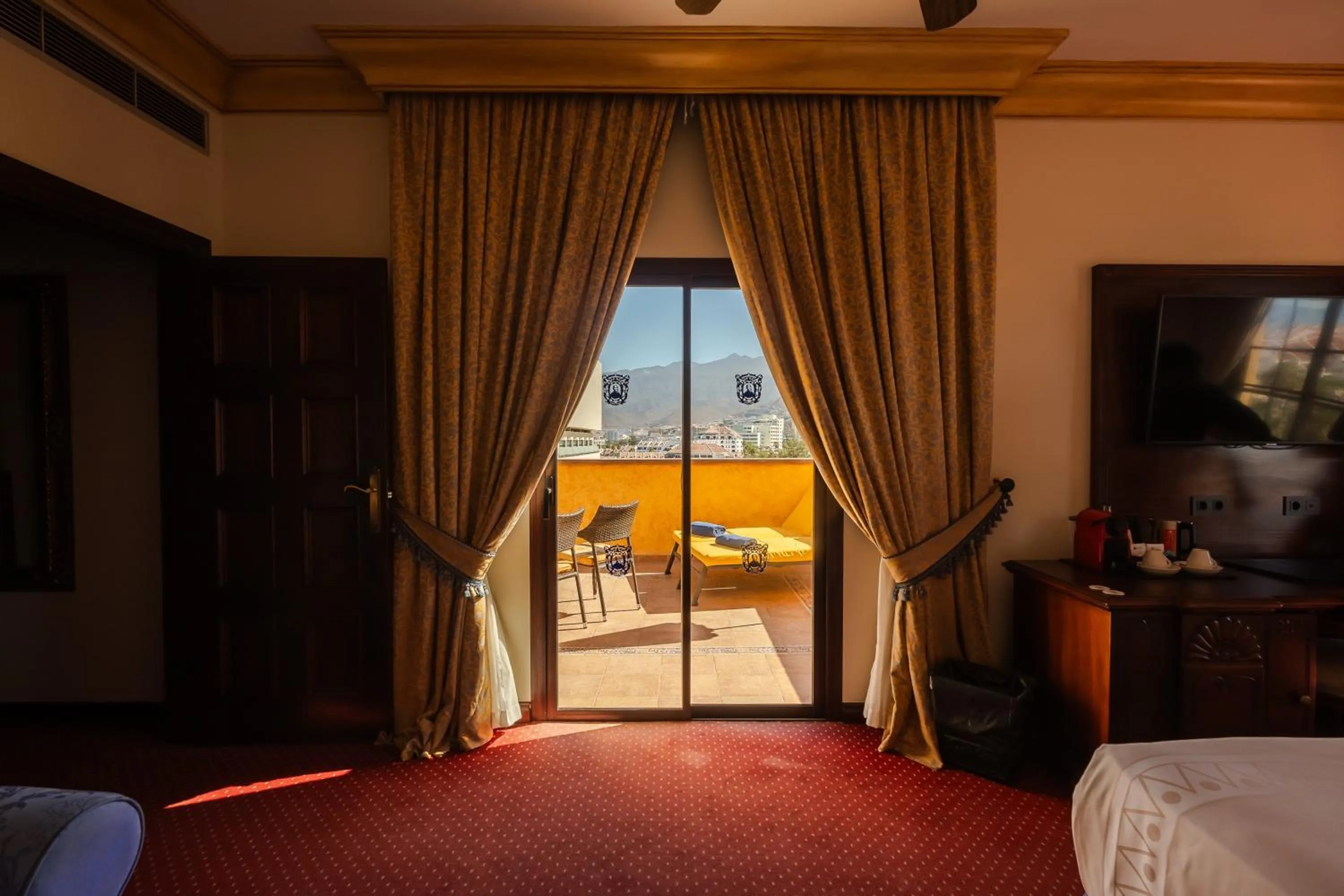 Photo of the whole room, Bed in Europe Villa Cortes GL