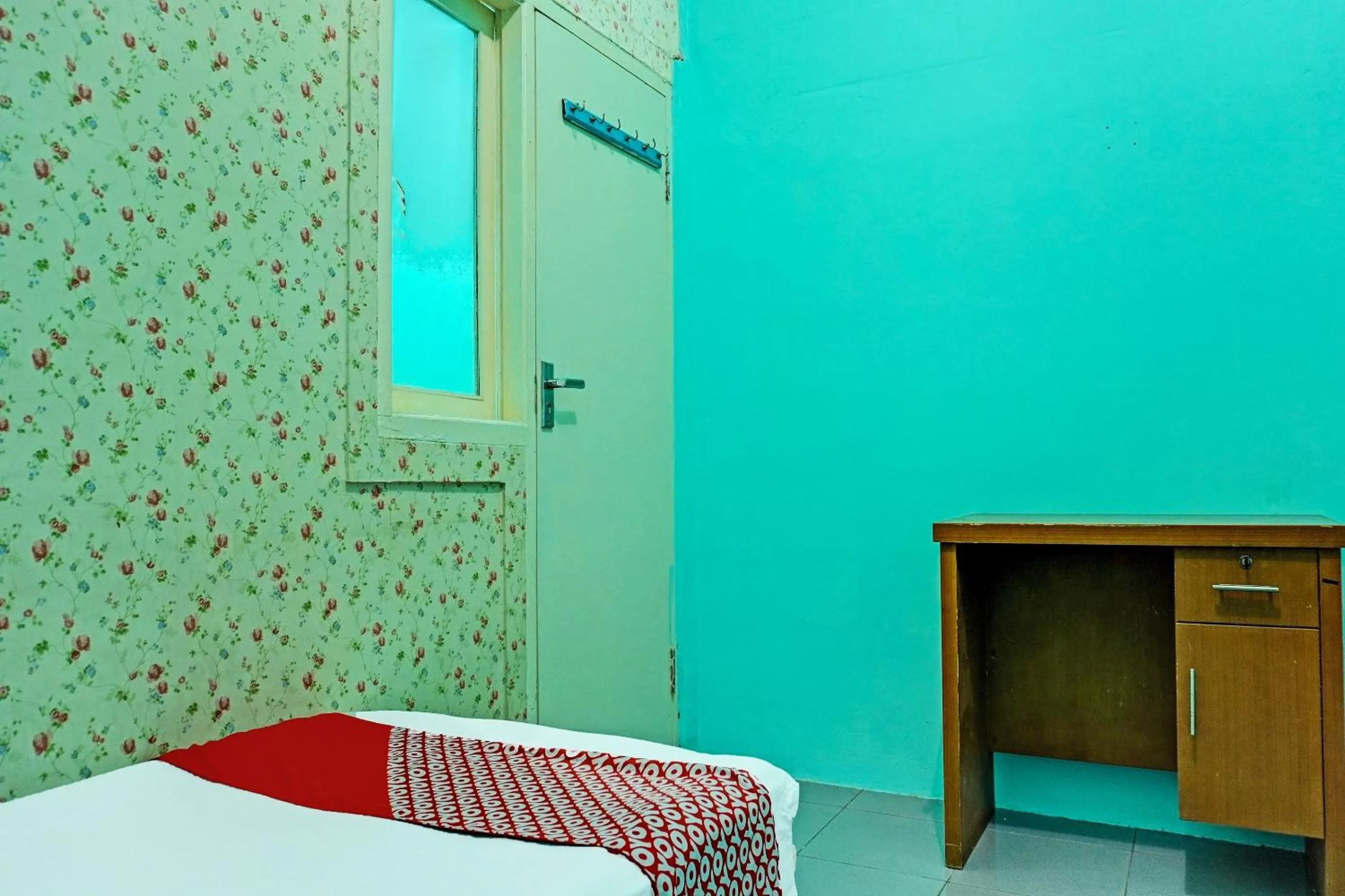 Bedroom, Bed in Hotel O Home Stay Elis Cateliya Syariah