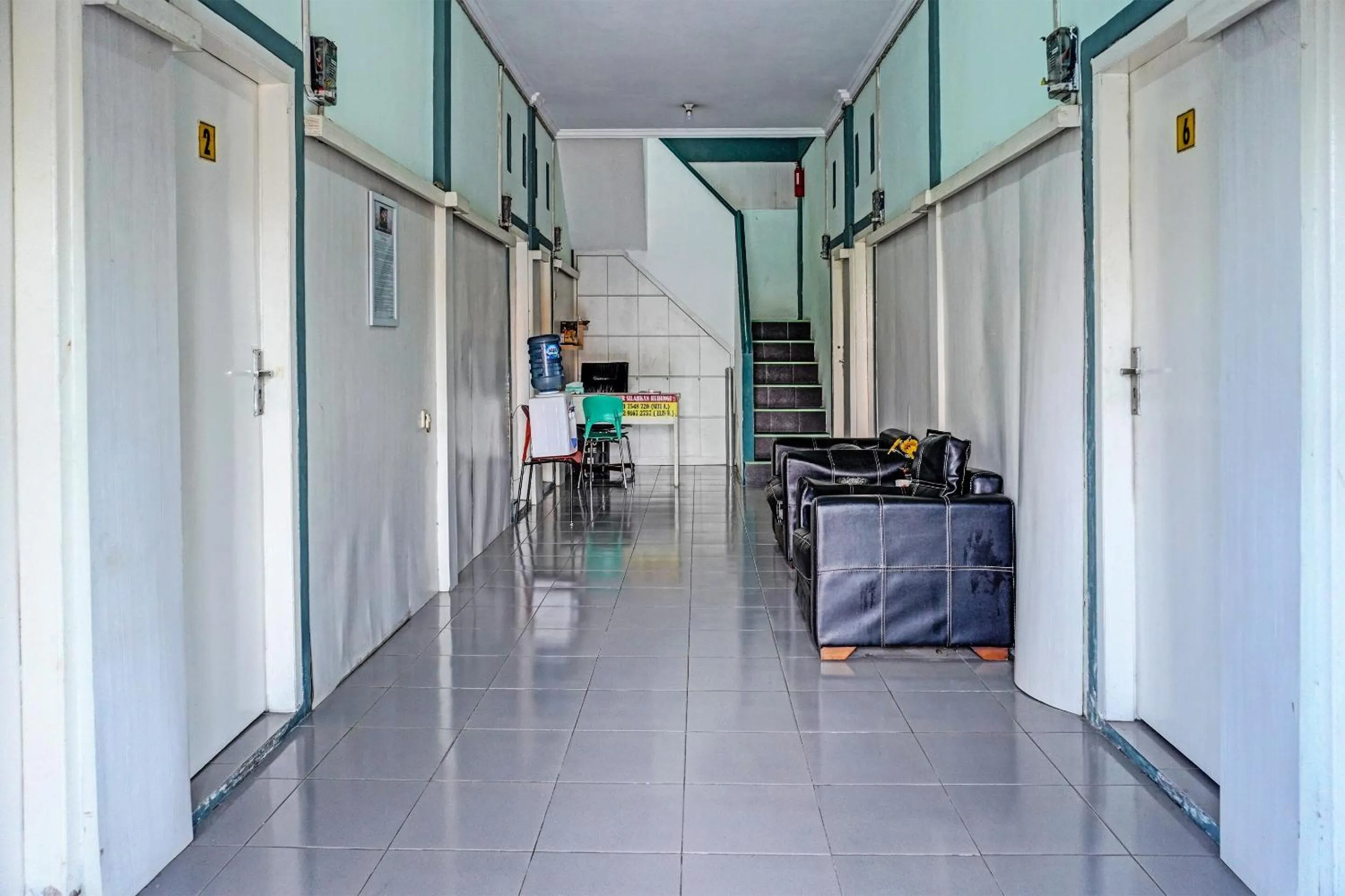 Lobby or reception in Hotel O Home Stay Elis Cateliya Syariah