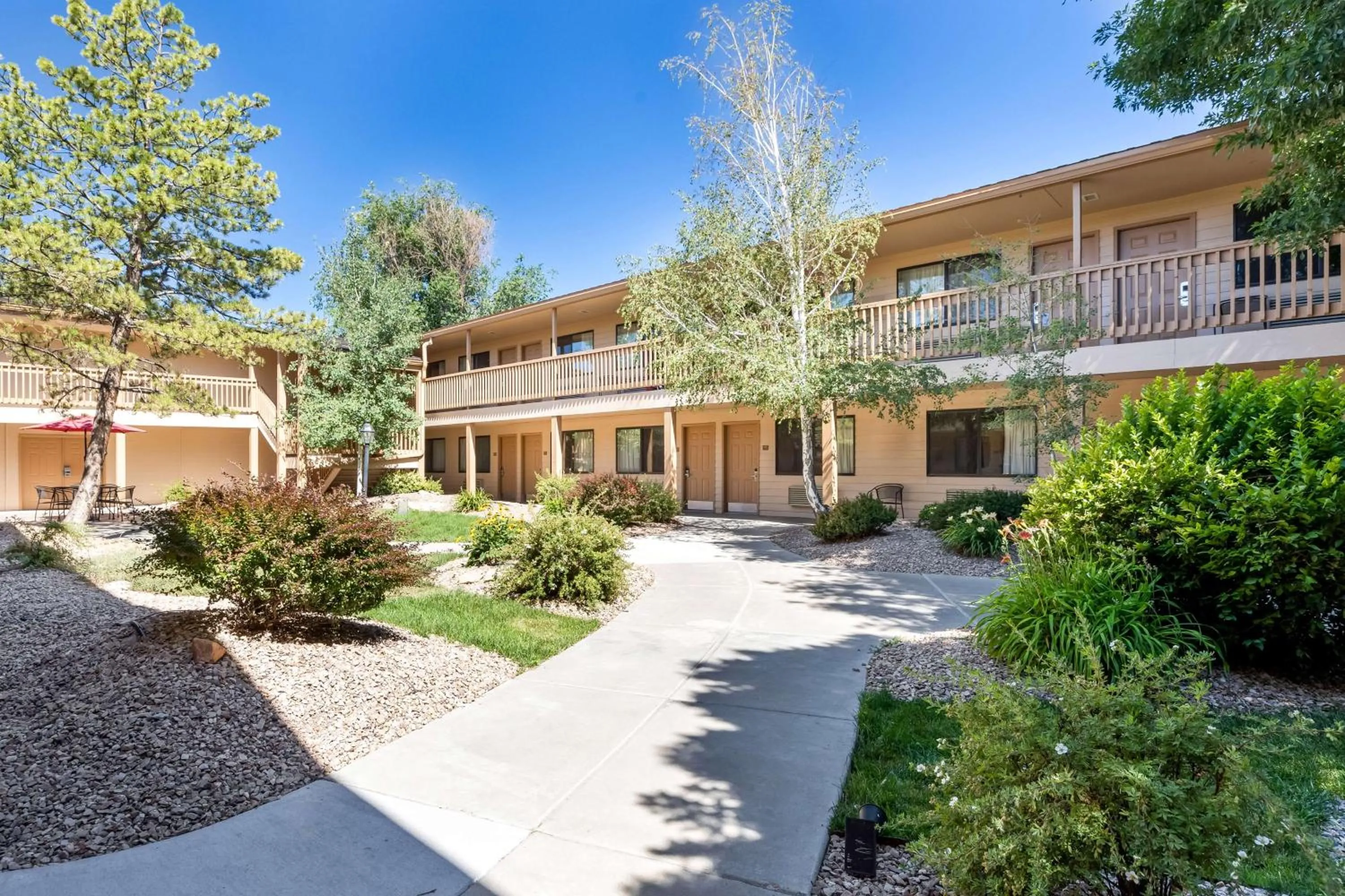 Property building in Best Western Grande River Inn & Suites