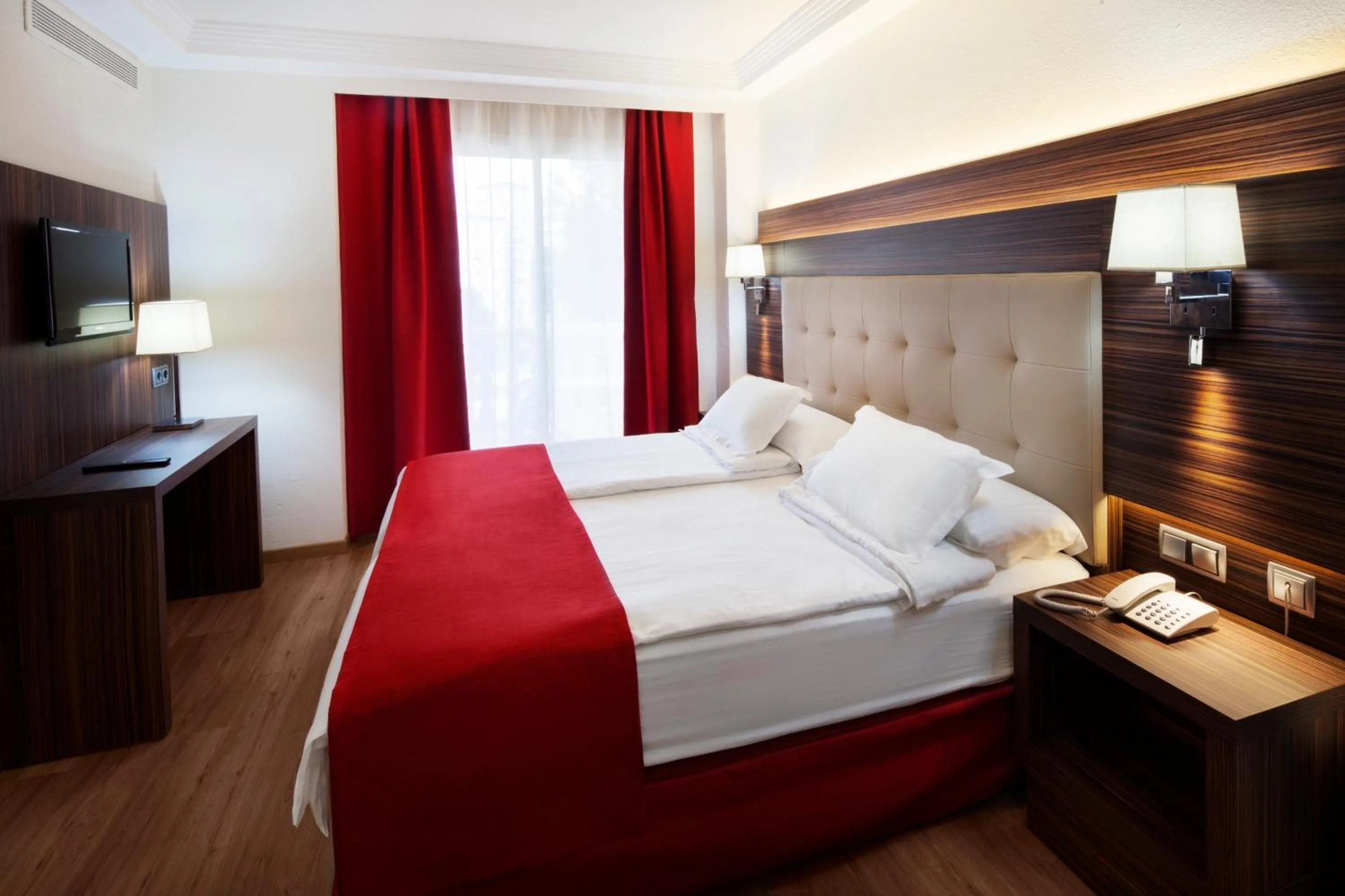 Bed in Europe Playa Marina - Adults Only