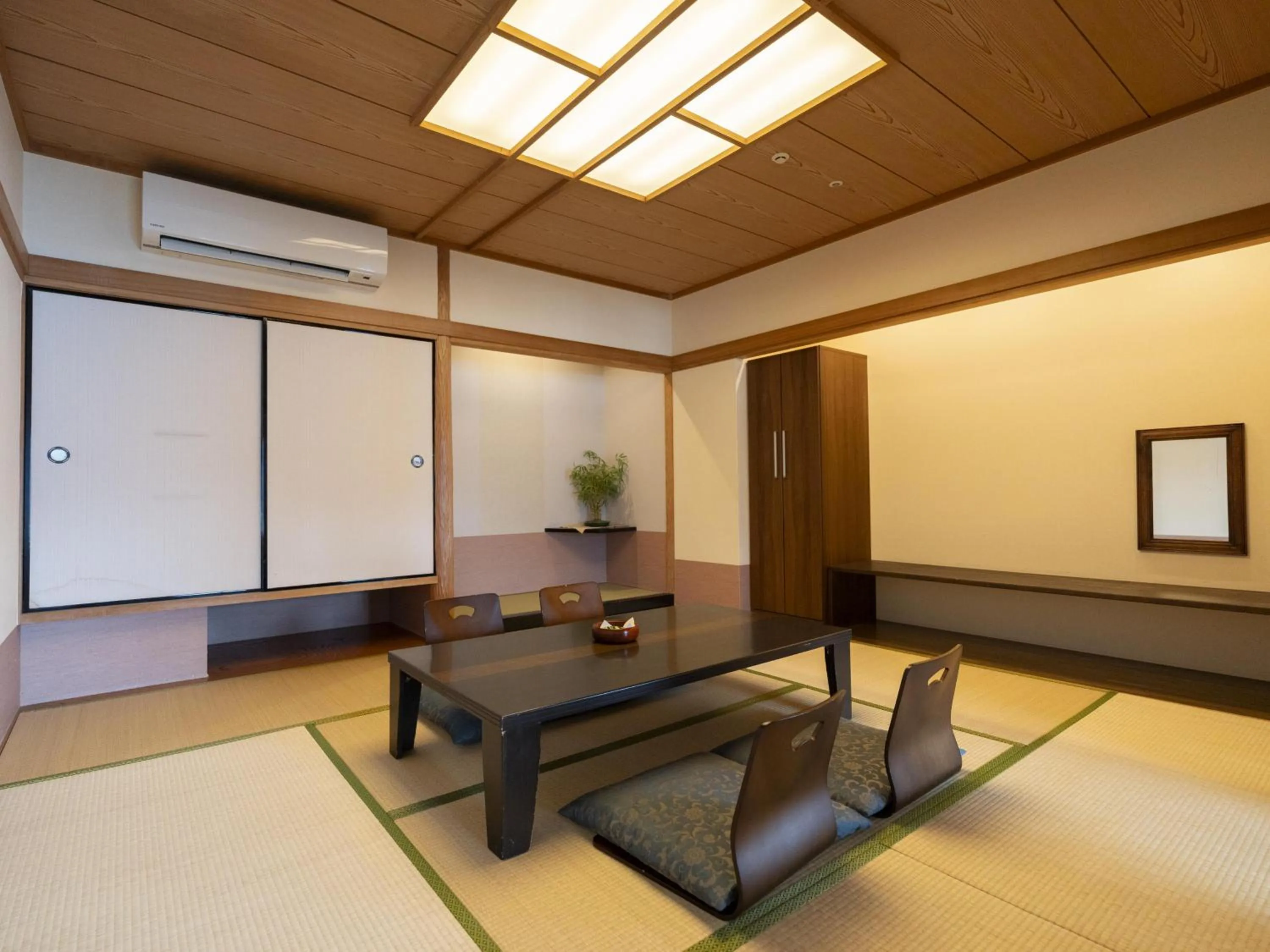 Photo of the whole room in Bay Resort Hotel Shodoshima