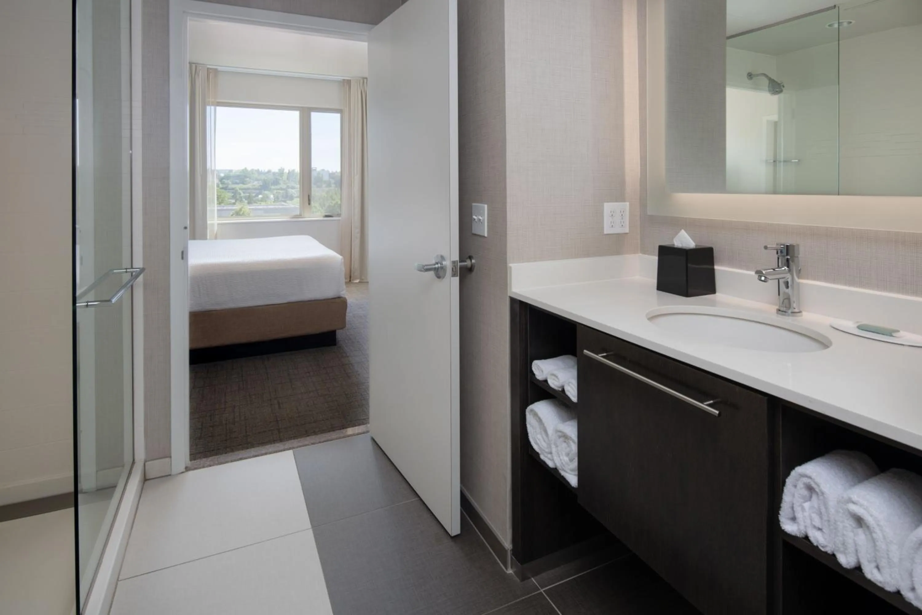 Bathroom, Bed in Residence Inn by Marriott Portland Downtown/Pearl District