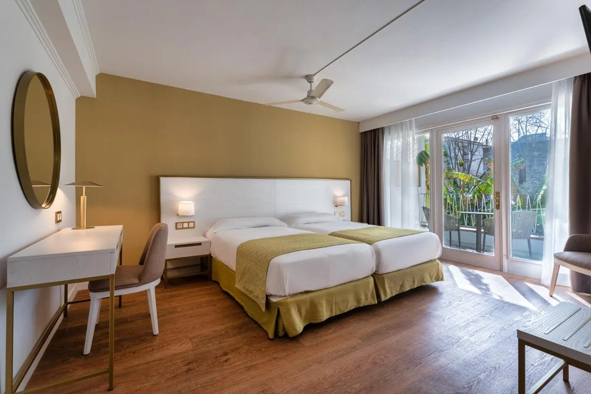 Bed in Hotel Araxa - Adults Only