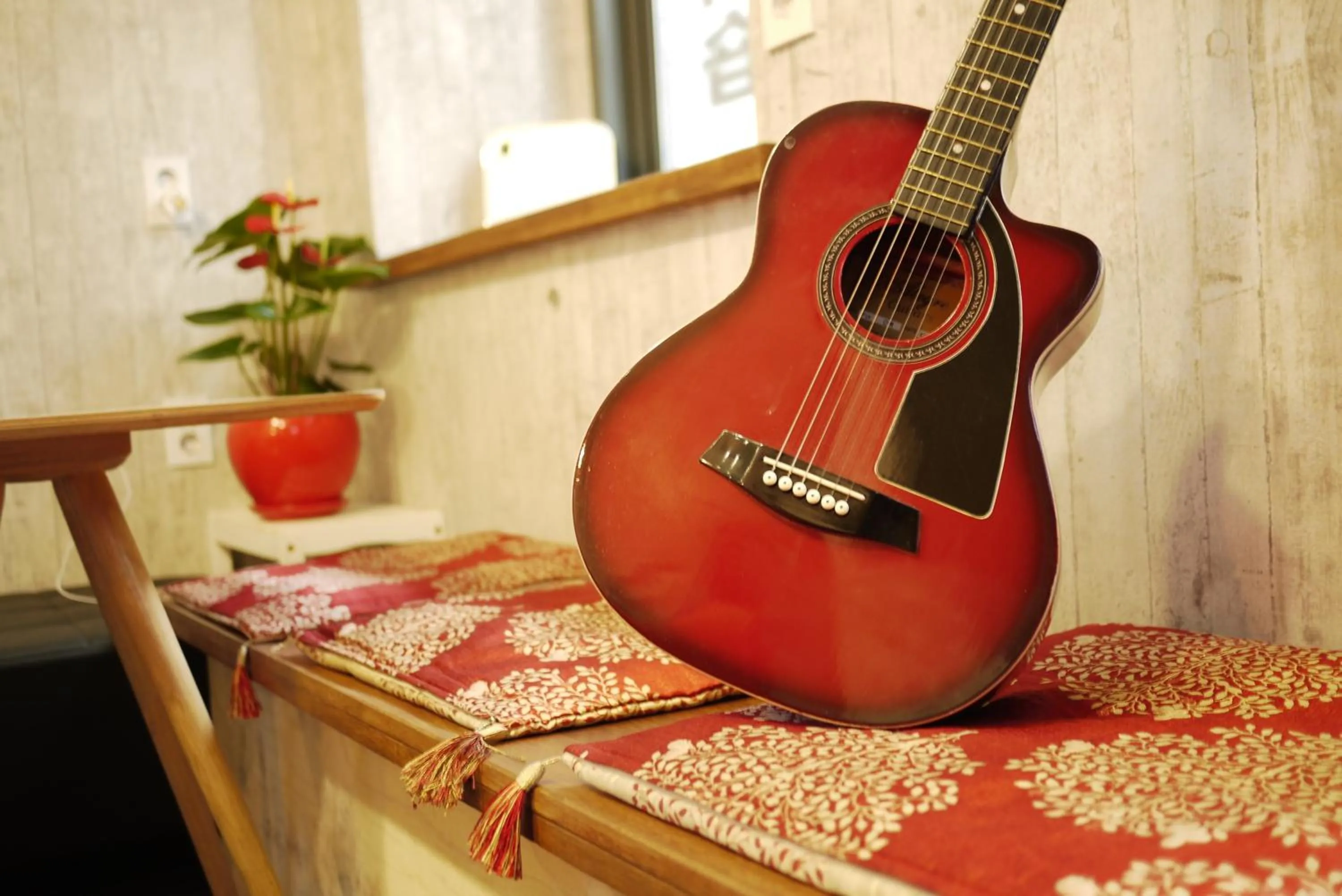 Entertainment in Fully Mini Hotel