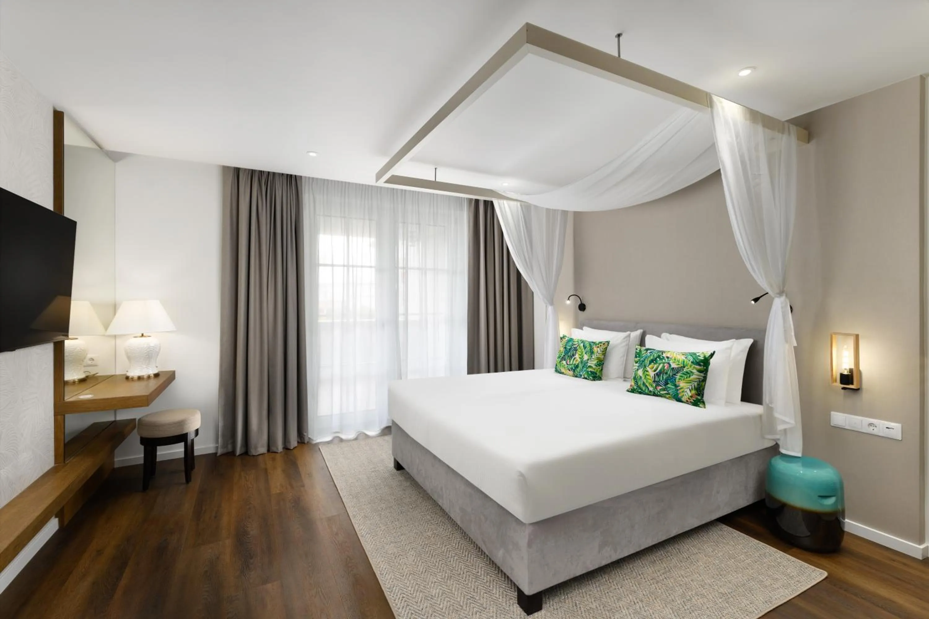 Photo of the whole room, Bed in Mövenpick Balaland Resort Lake Balaton