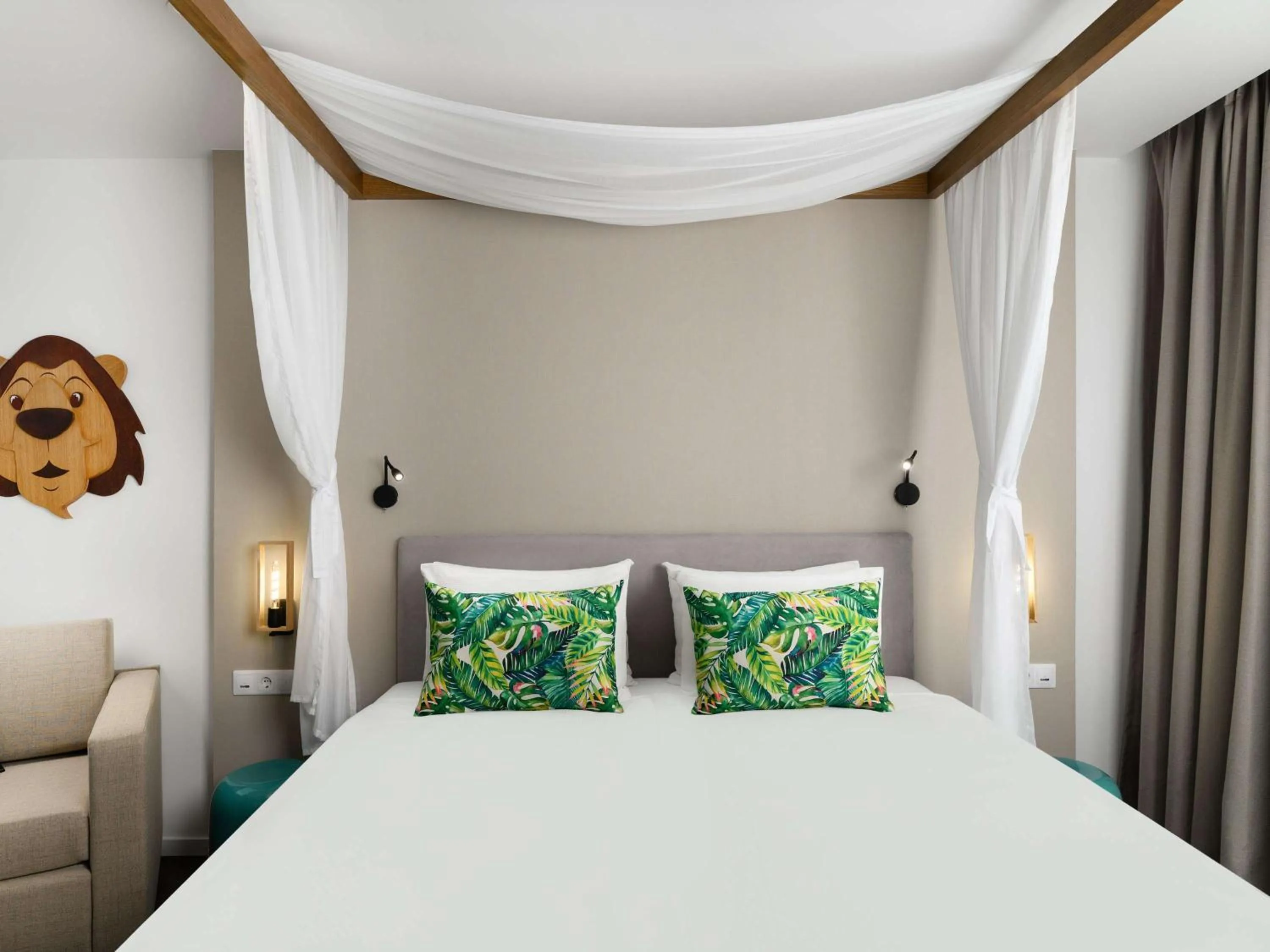 Bedroom, Bed in Mövenpick Balaland Resort Lake Balaton