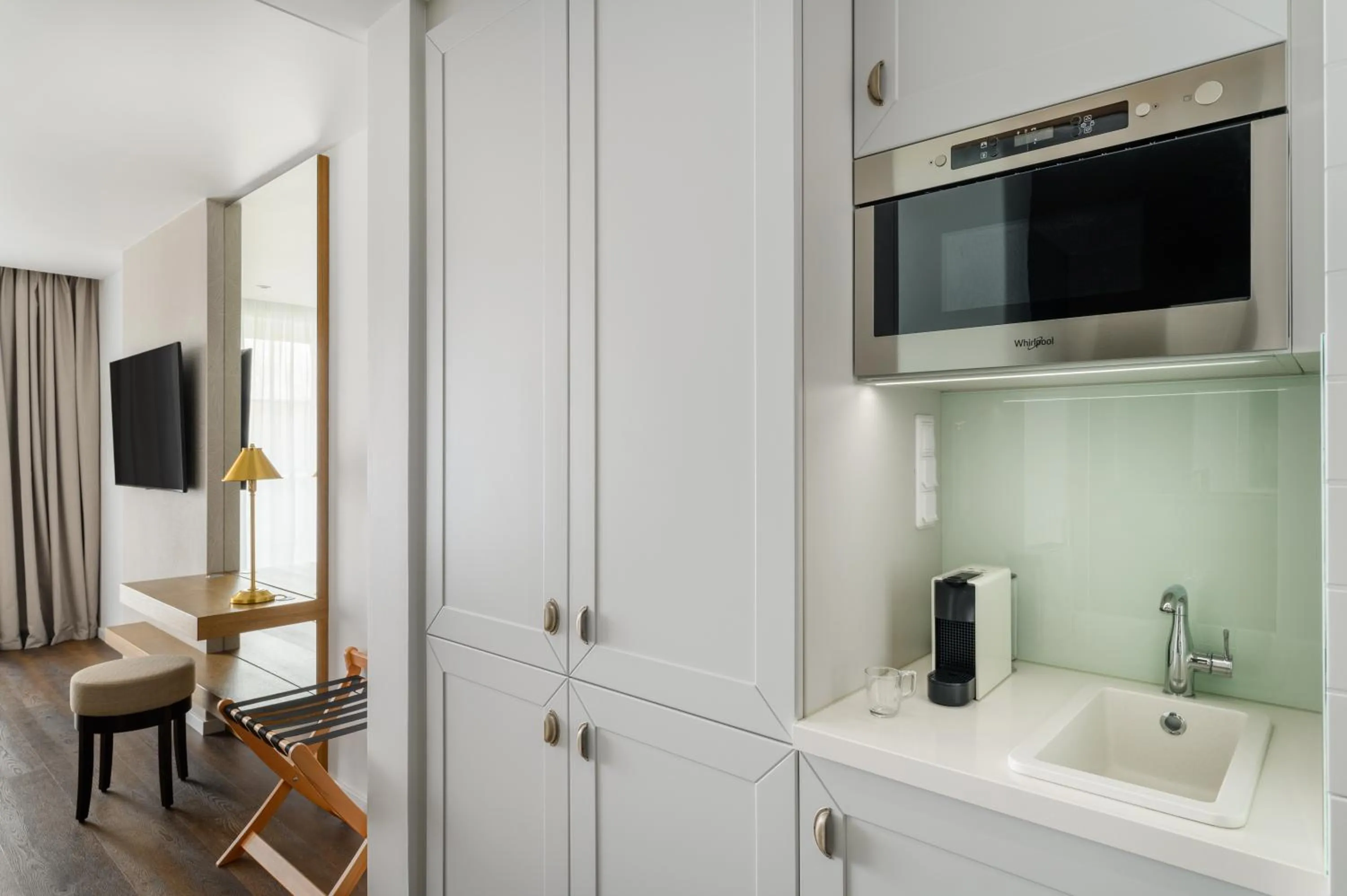 Kitchen or kitchenette in Mövenpick Balaland Resort Lake Balaton