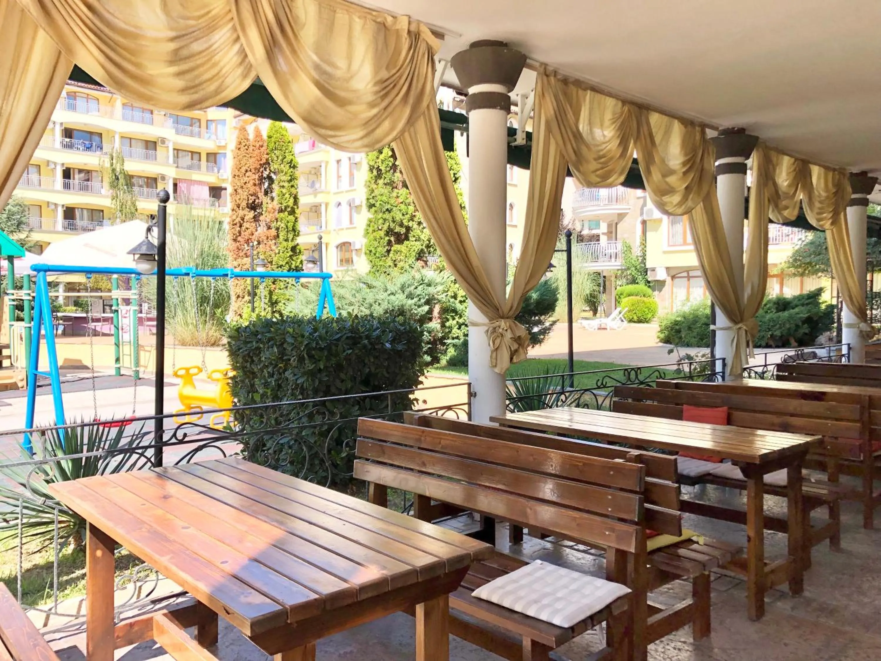 Restaurant/places to eat in Summer Dreams - Menada Apartments