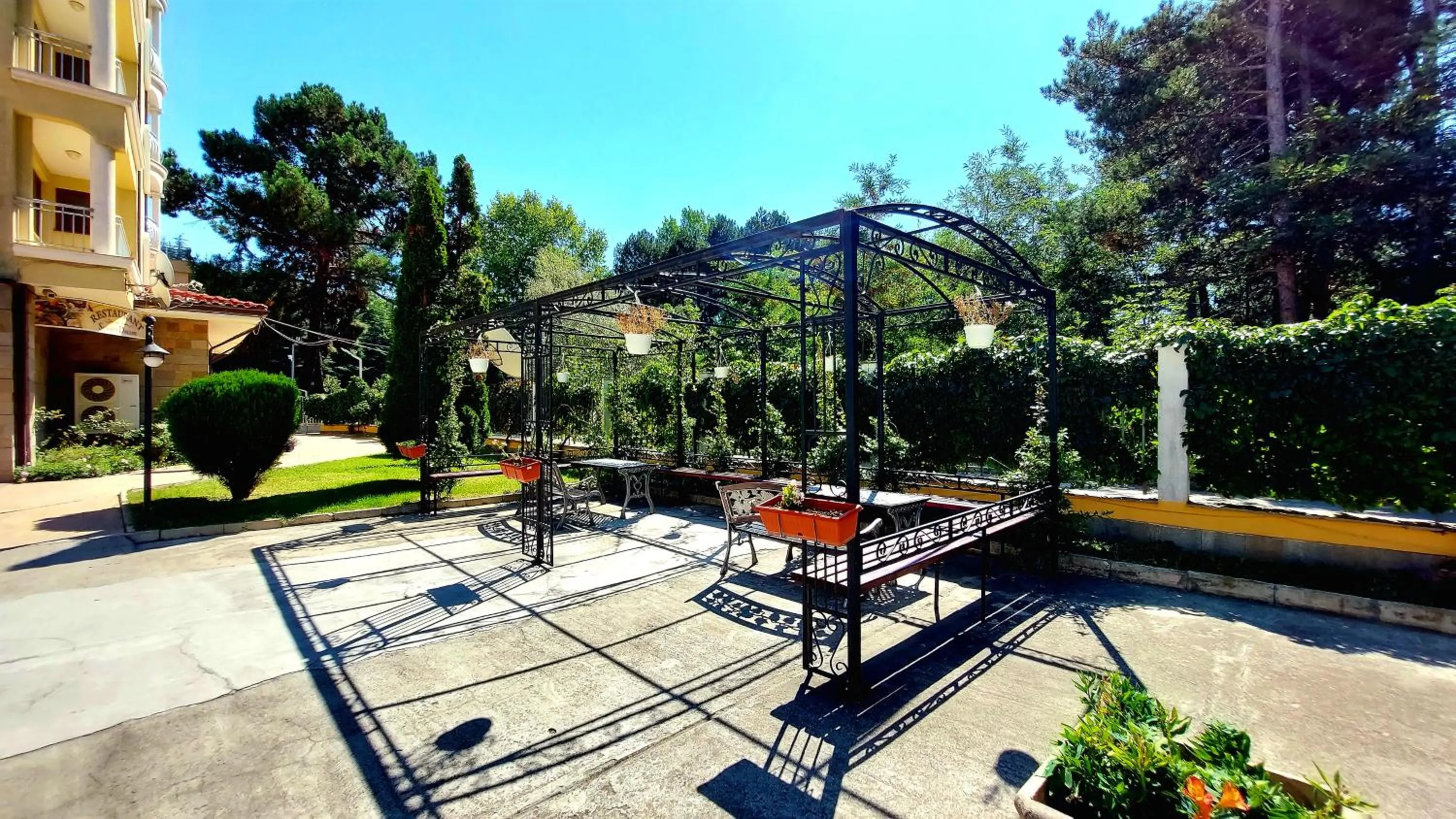 Patio in Summer Dreams - Menada Apartments