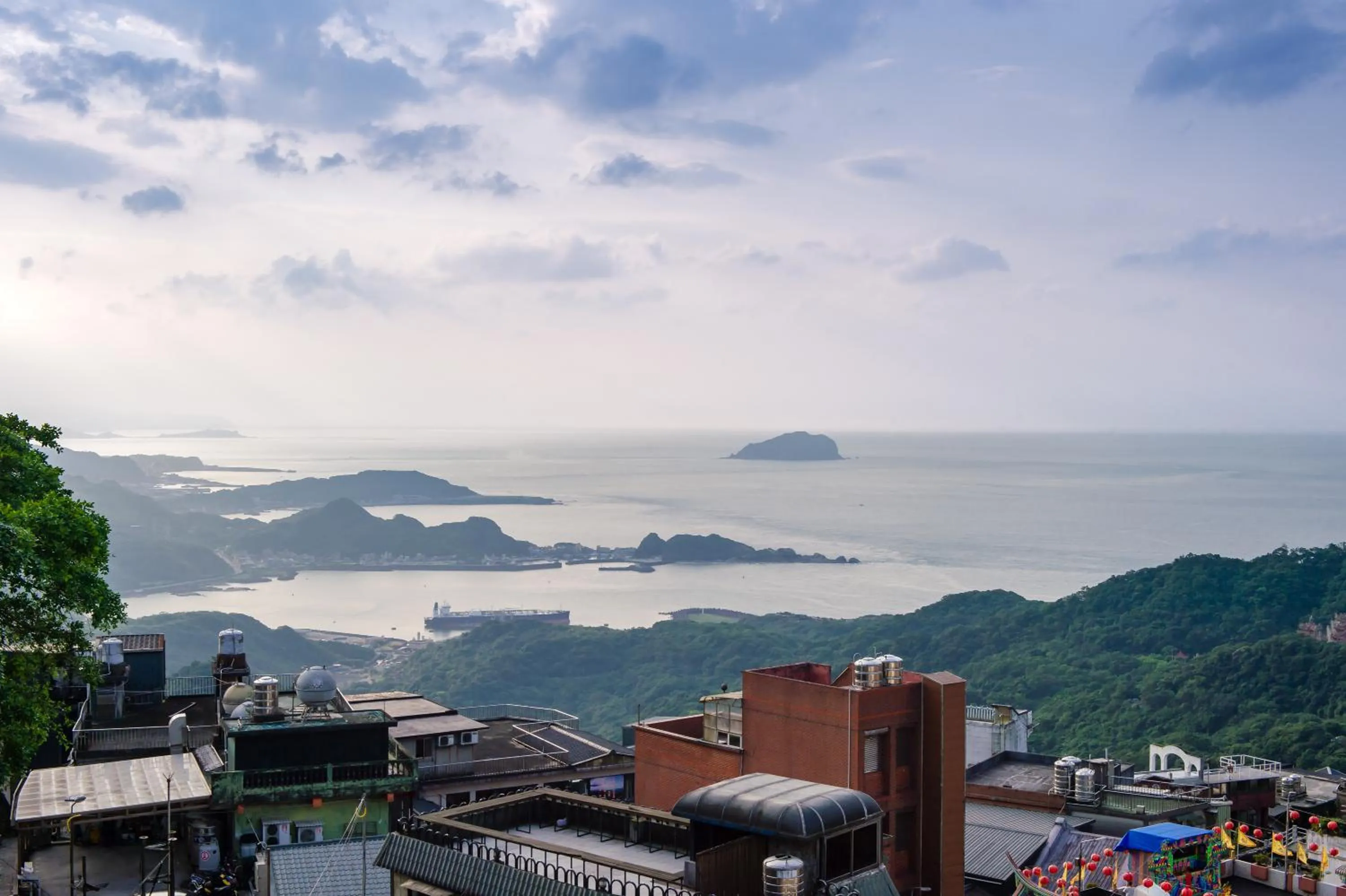 Mountain view in Jiufen The Dragon B&B