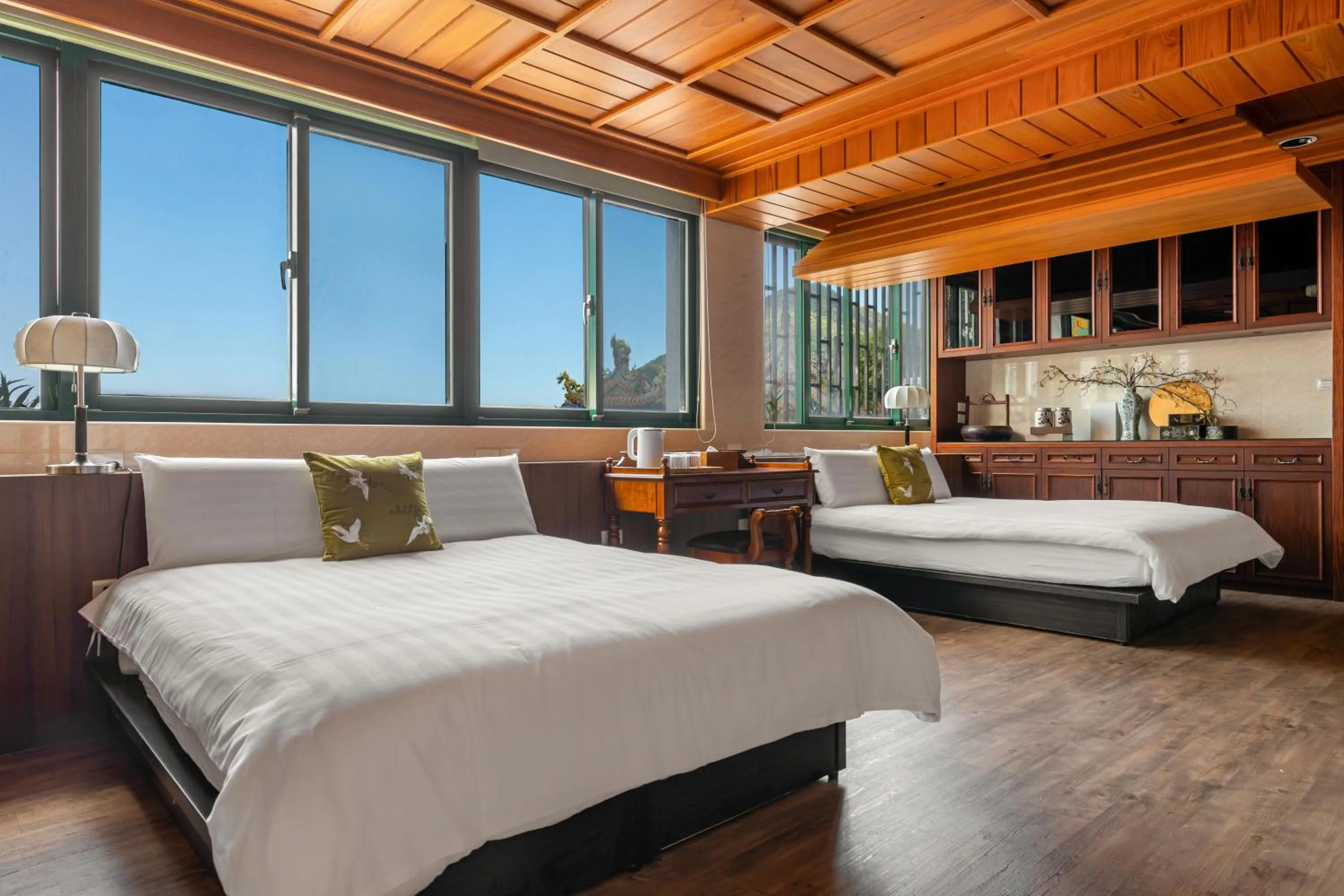 Bed in Jiufen The Dragon B&B