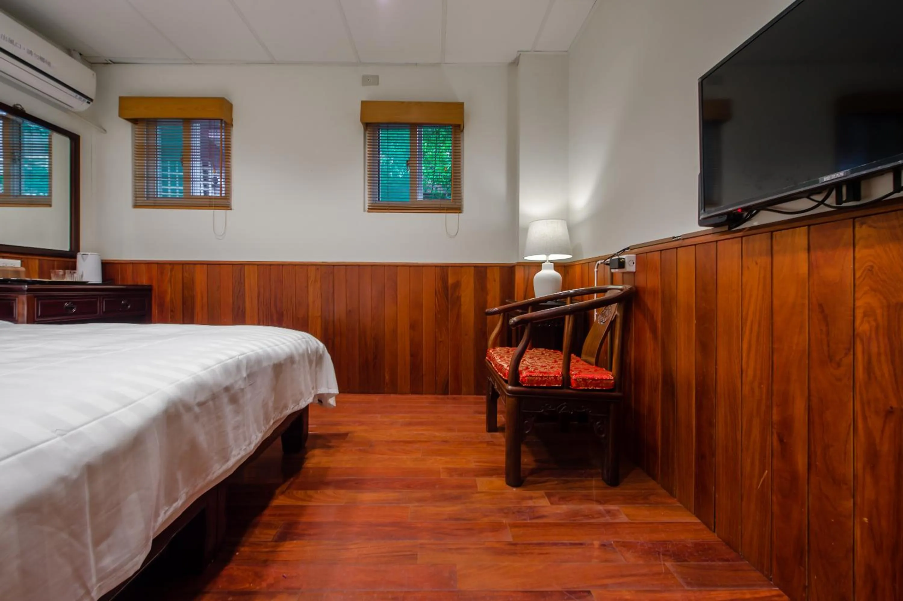 Photo of the whole room, Bed in Jiufen The Dragon B&B