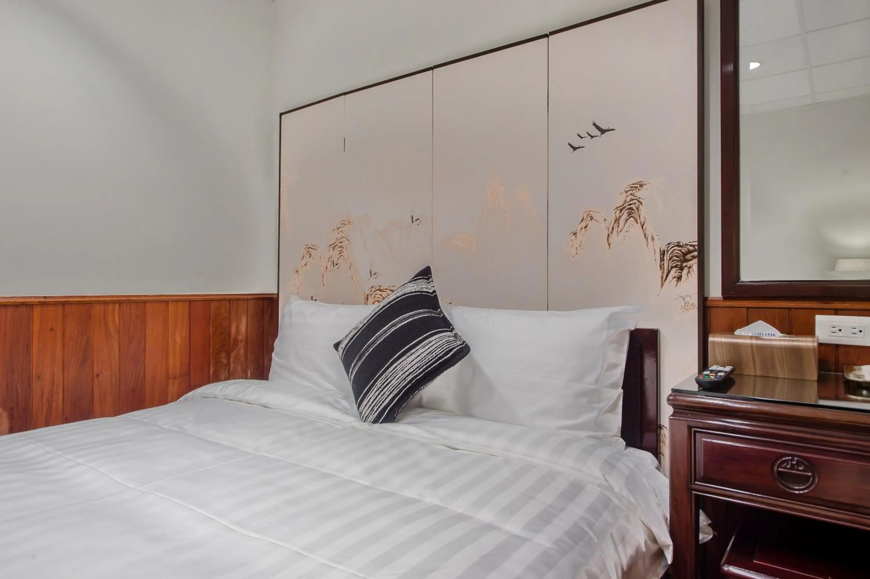 Bed in Jiufen The Dragon B&B