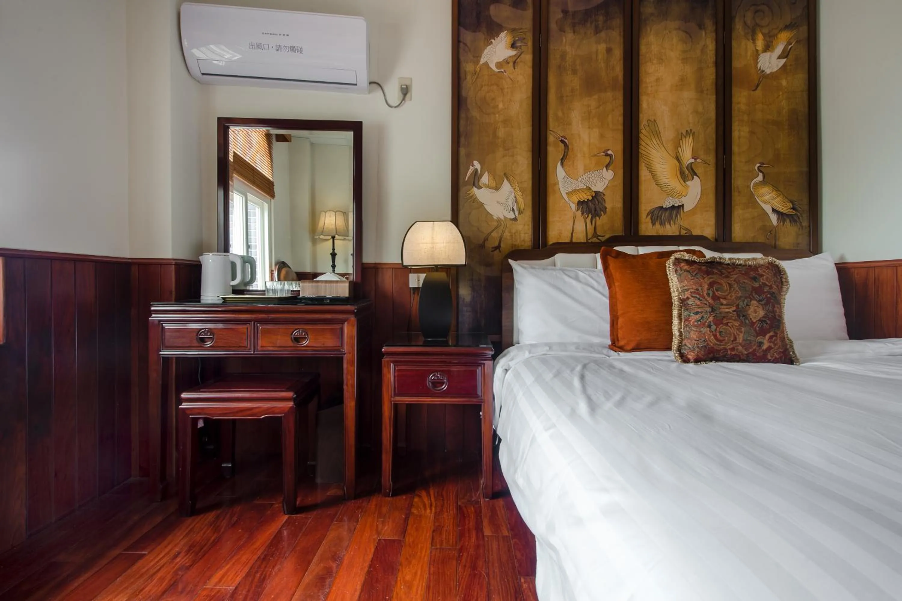 Photo of the whole room, Bed in Jiufen The Dragon B&B