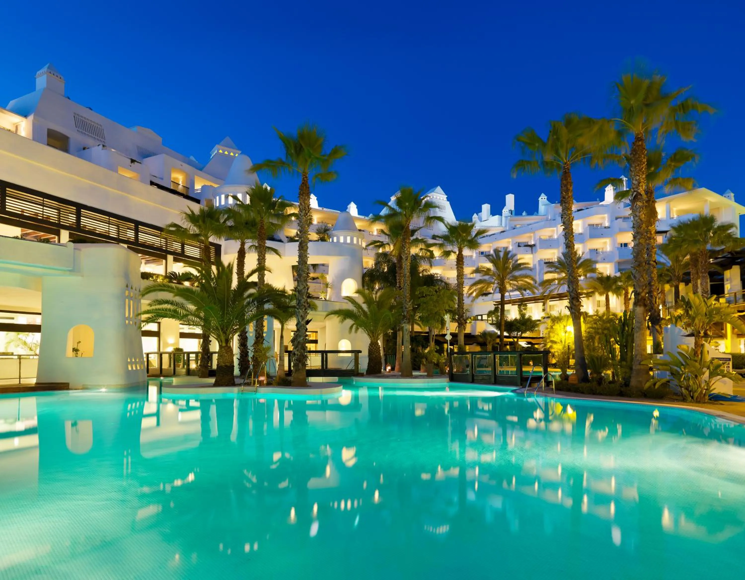 Swimming pool in H10 Estepona Palace