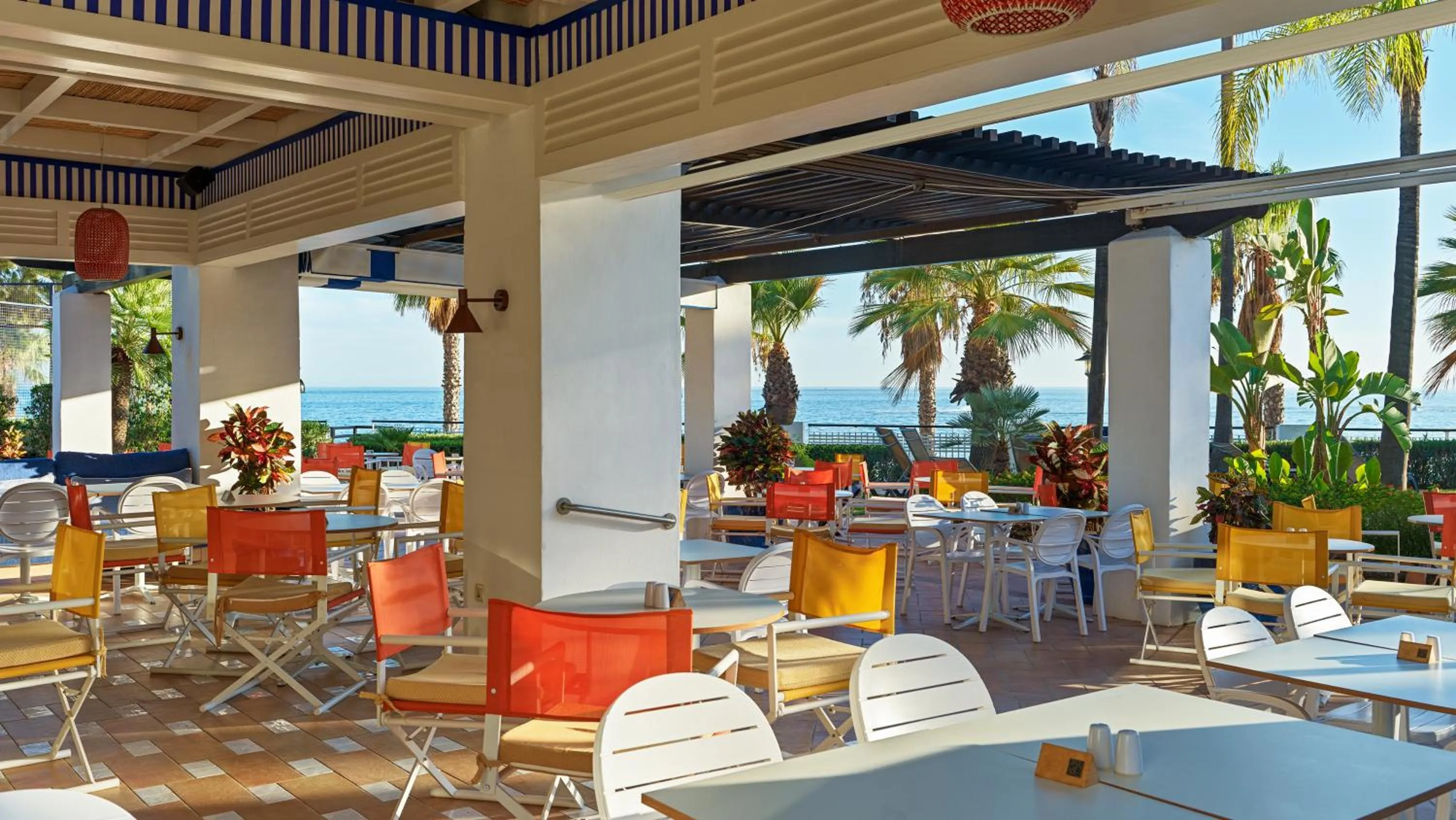 Restaurant/places to eat in H10 Estepona Palace
