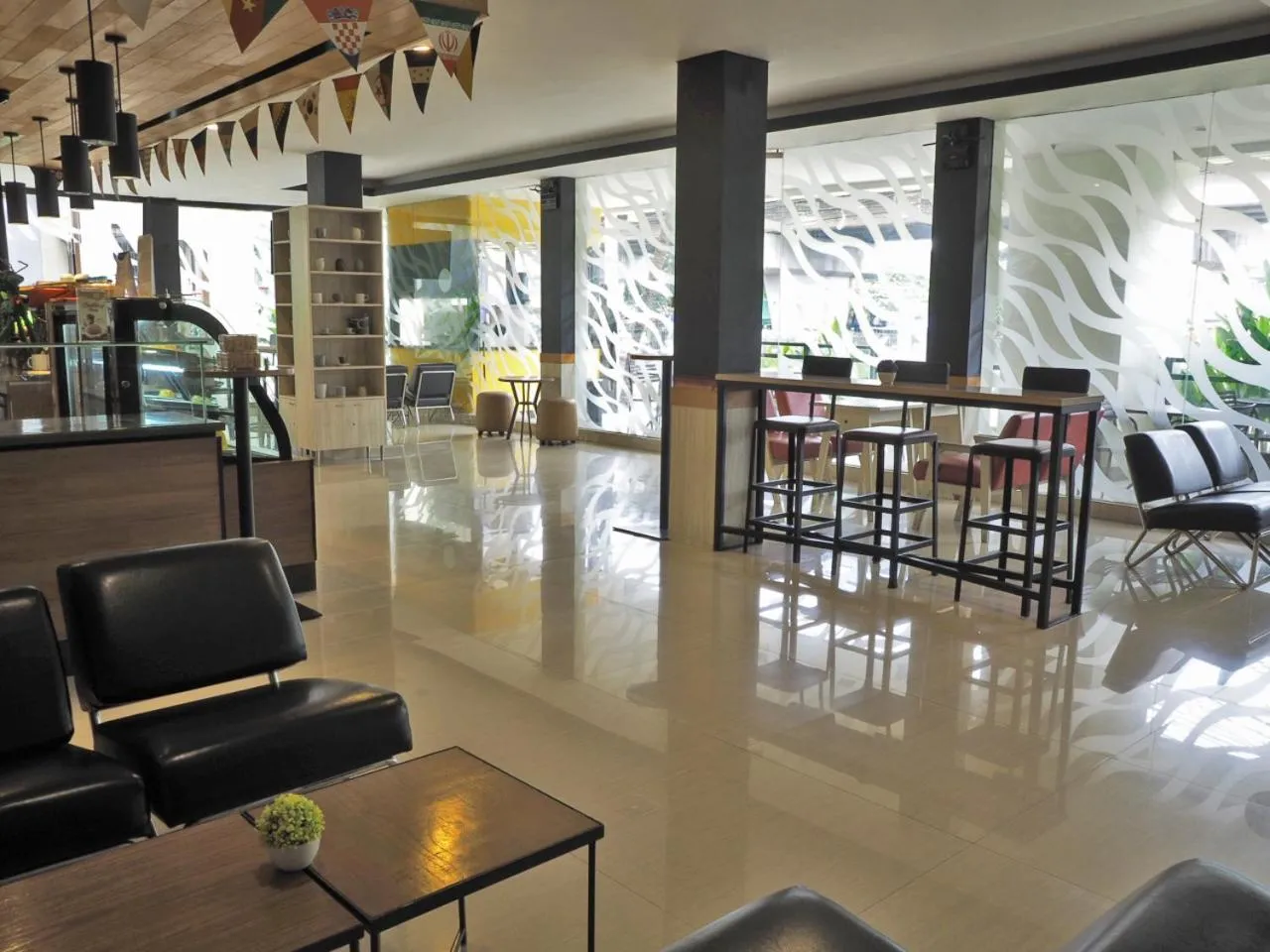 Restaurant/places to eat in d'primahotel ITC Mangga Dua