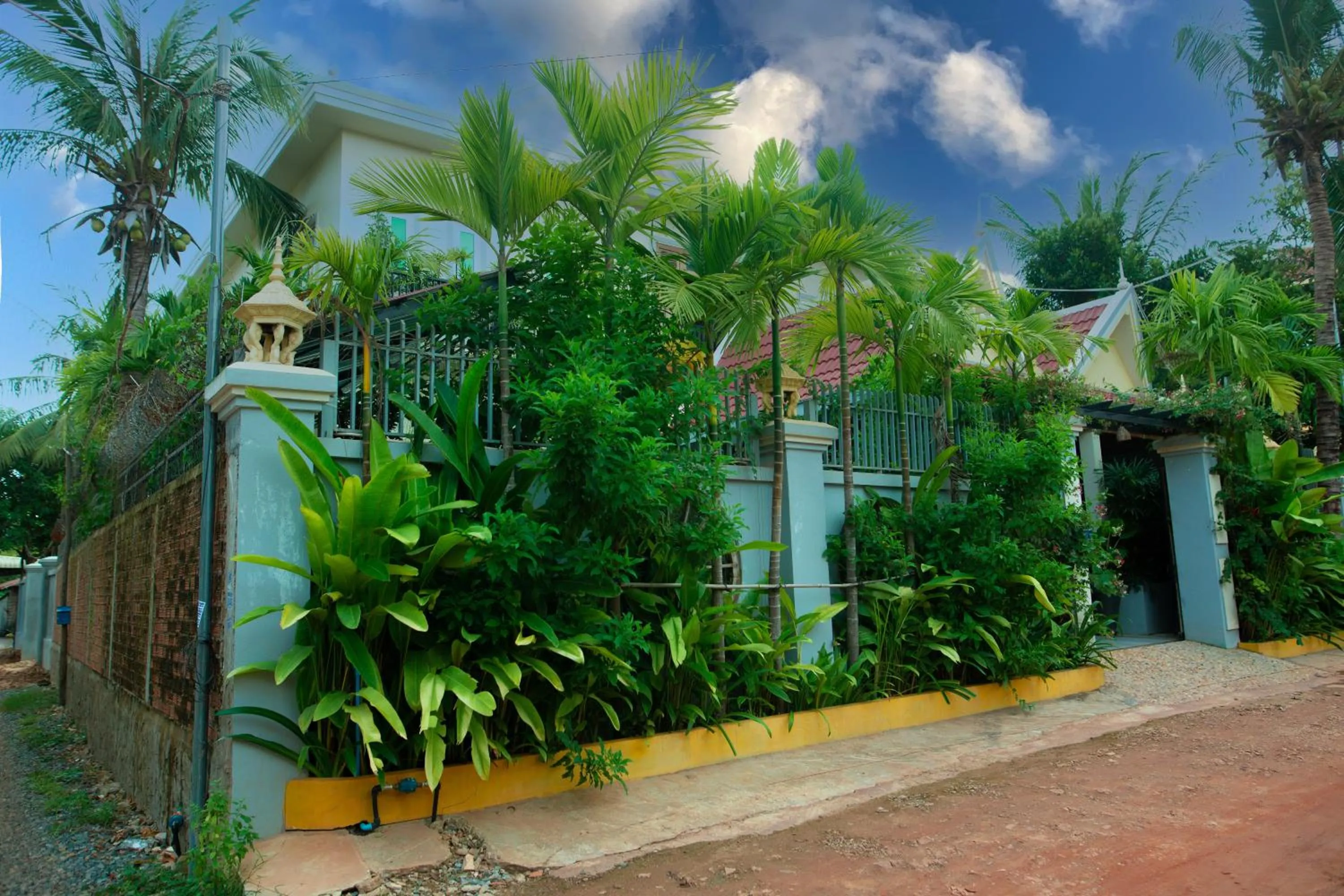 Garden view in Mohasal Angkor Boutique