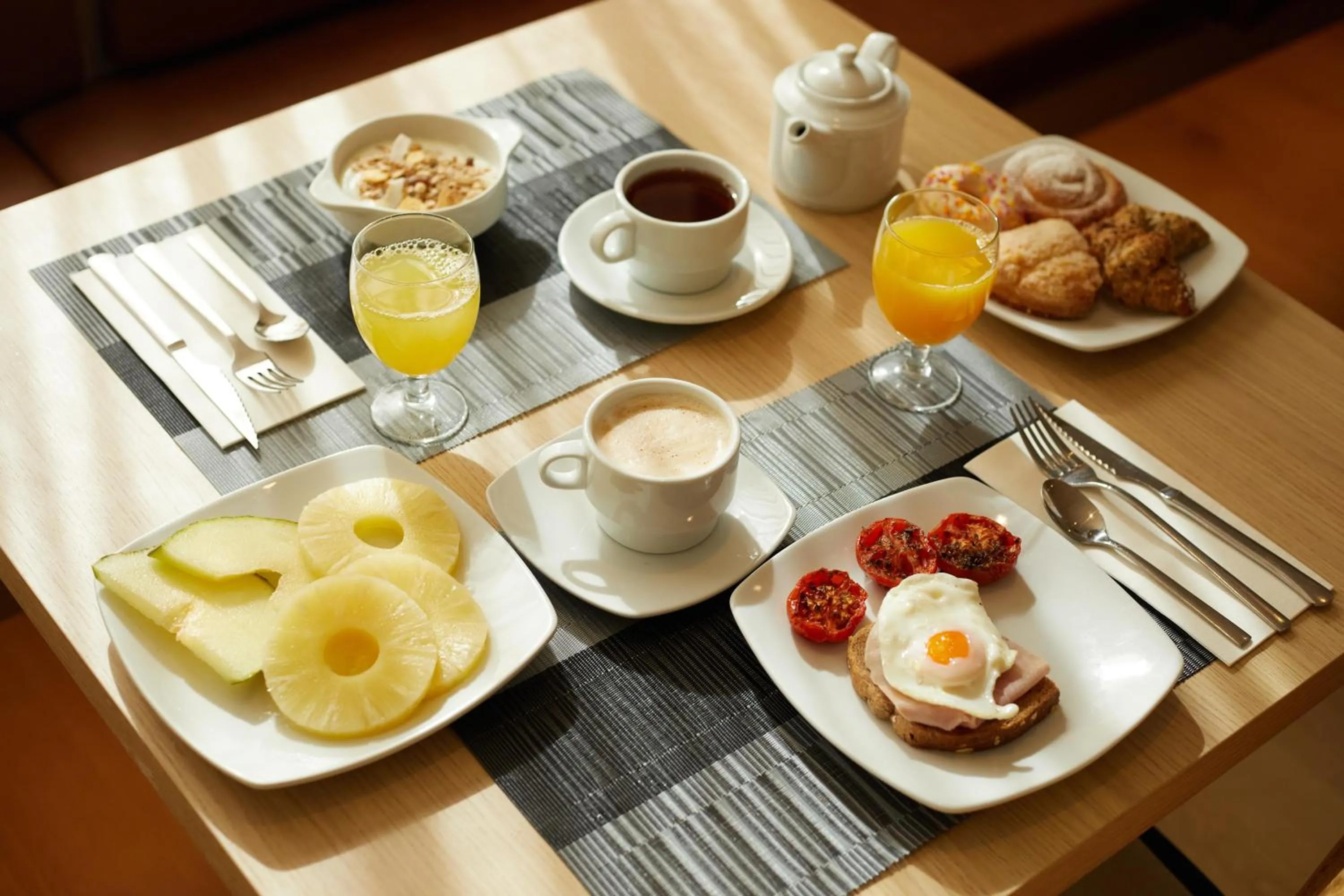 Restaurant/places to eat in Hotel Zurbarán Palma