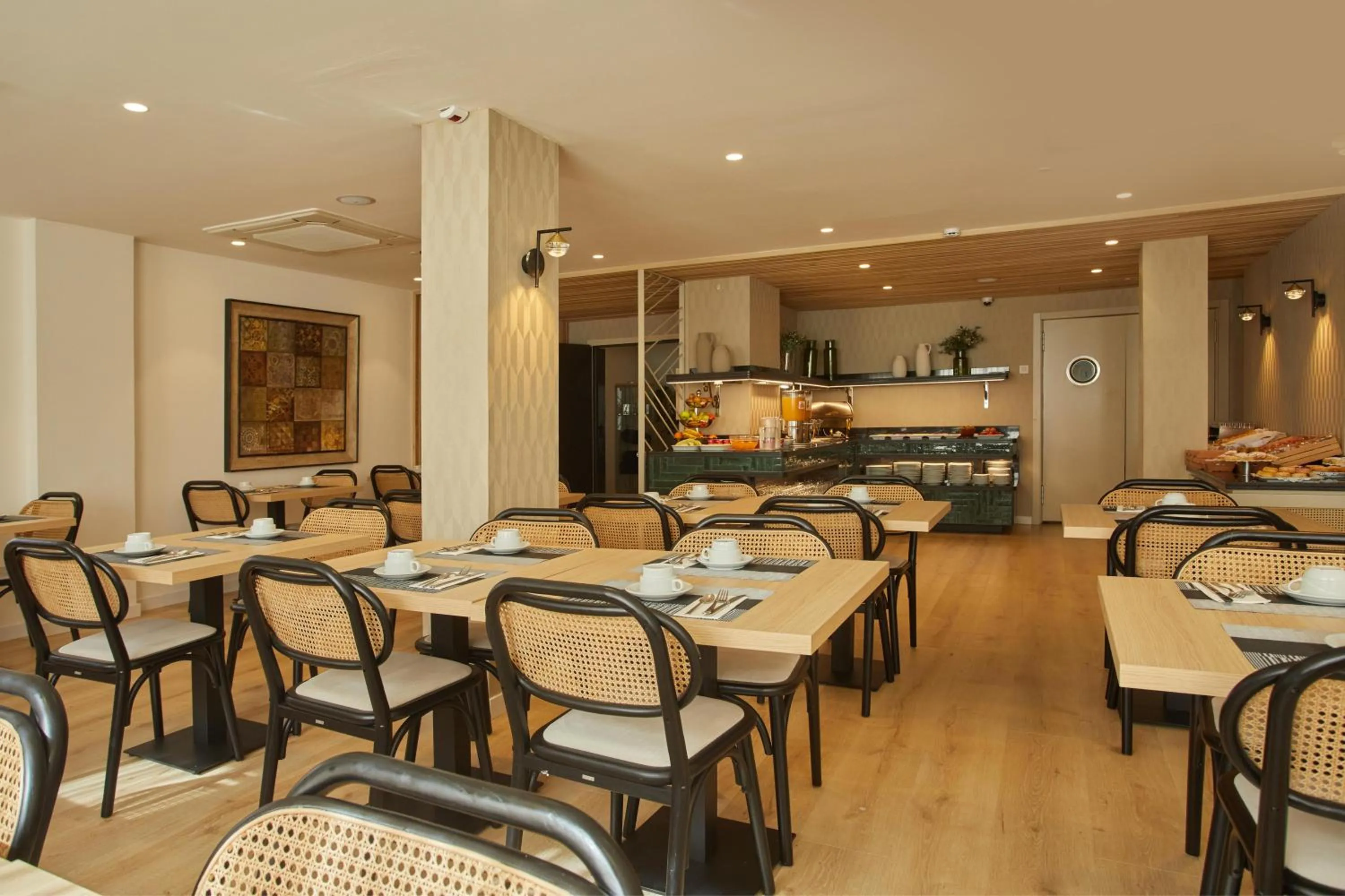 Restaurant/places to eat in Hotel Zurbarán Palma