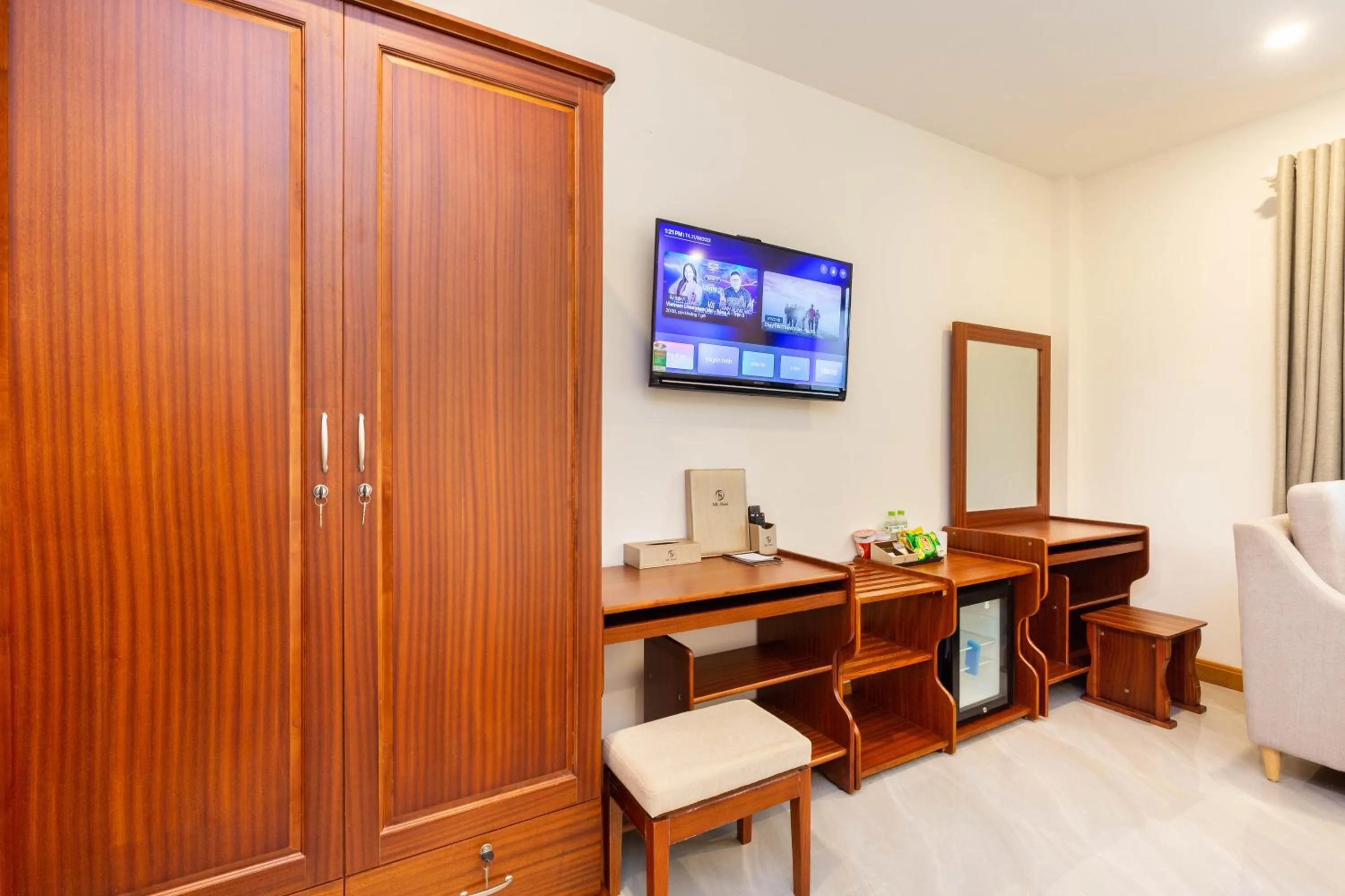 TV and multimedia in Silk Hong Ha airport hotel