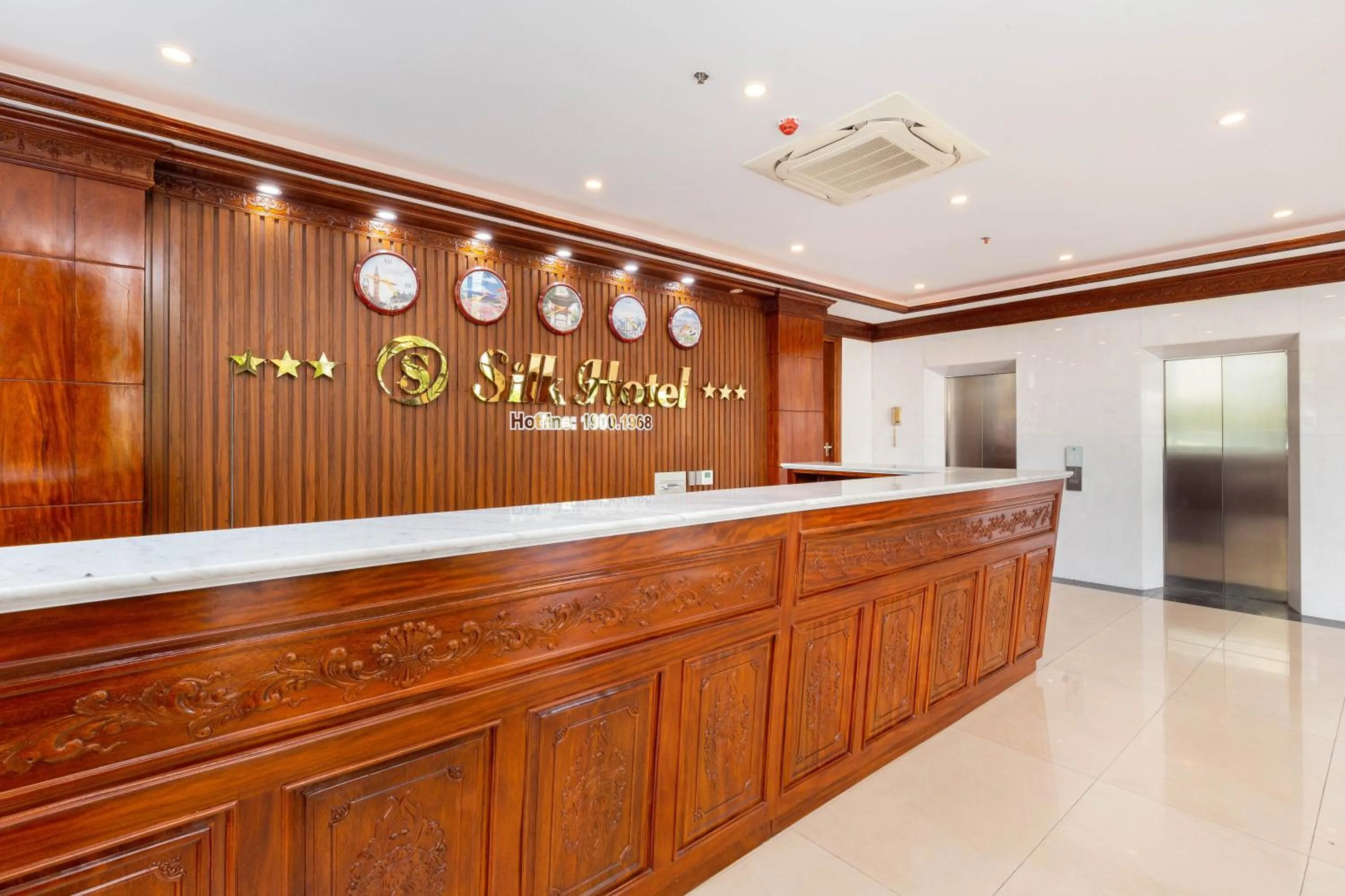 Lobby or reception in Silk Hong Ha airport hotel