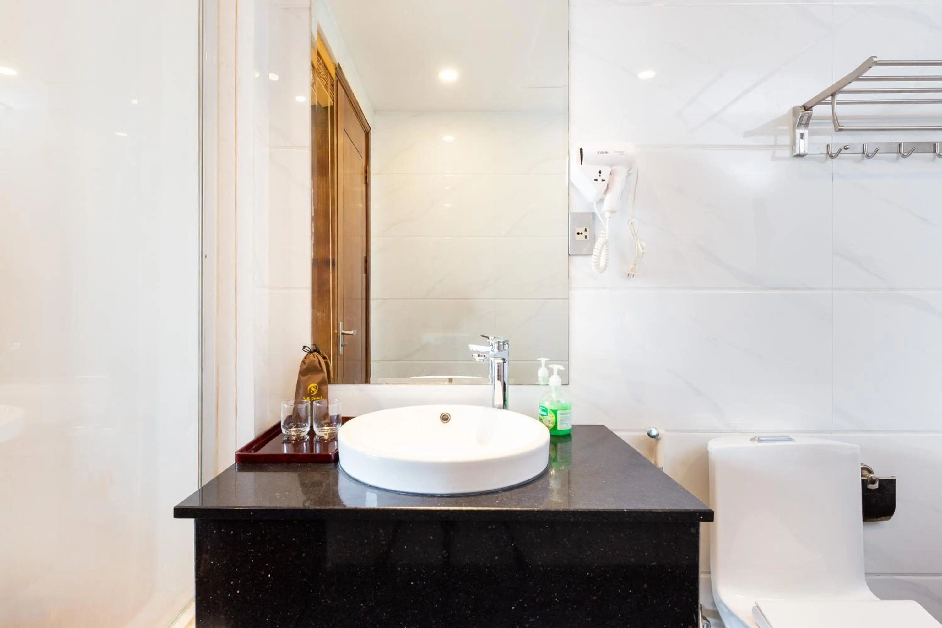 Shower in Silk Hong Ha airport hotel