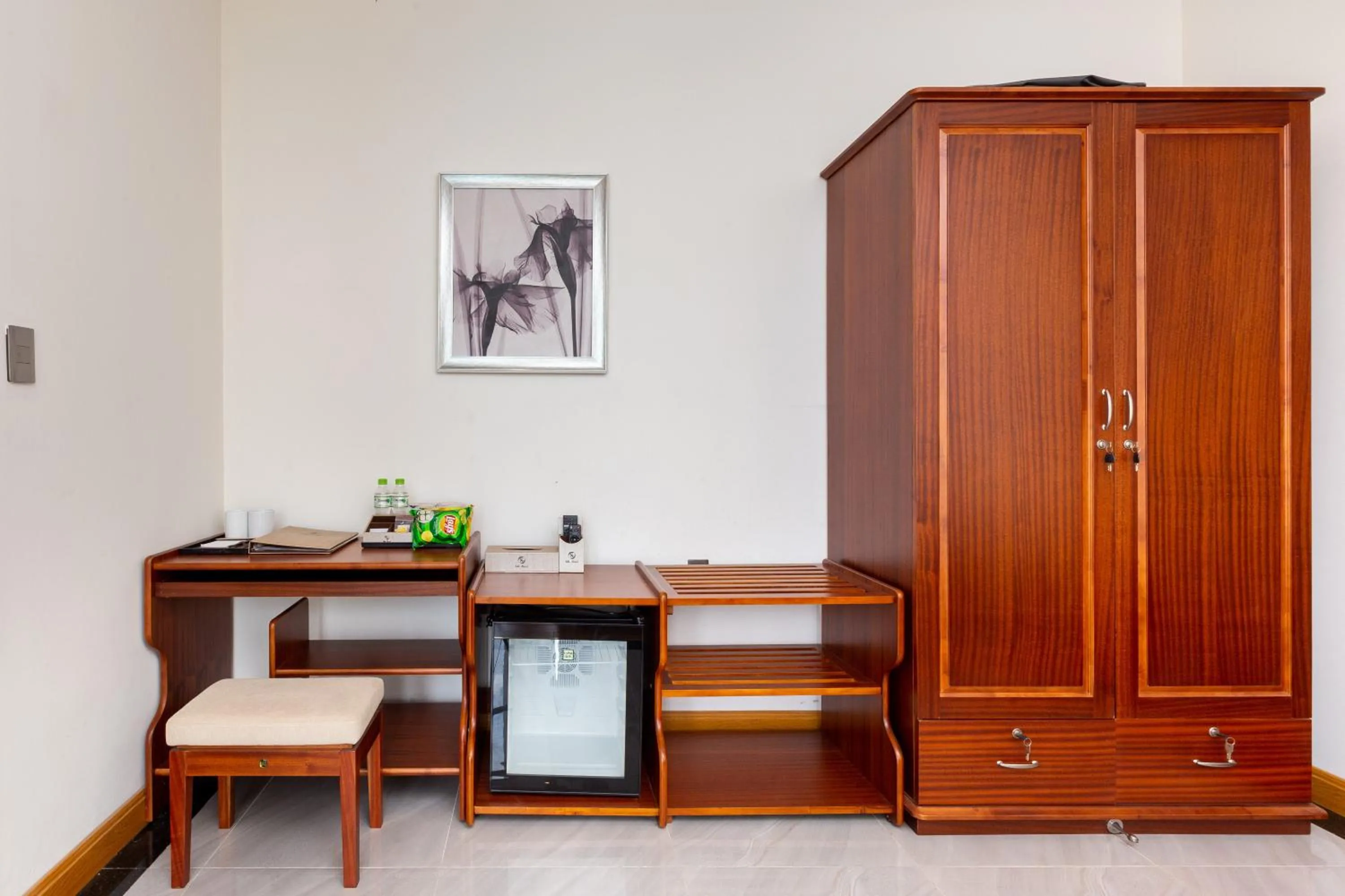 wardrobe in Silk Hong Ha airport hotel