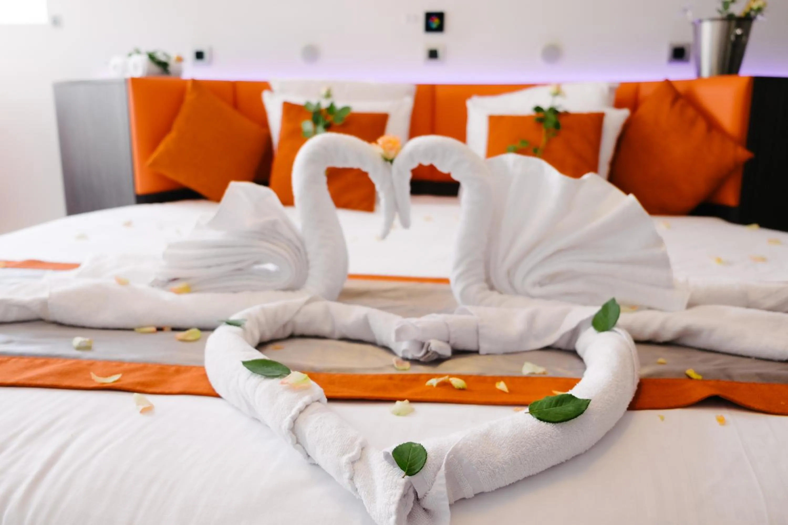 Decorative detail, Bed in Orange Hotel La Louvière