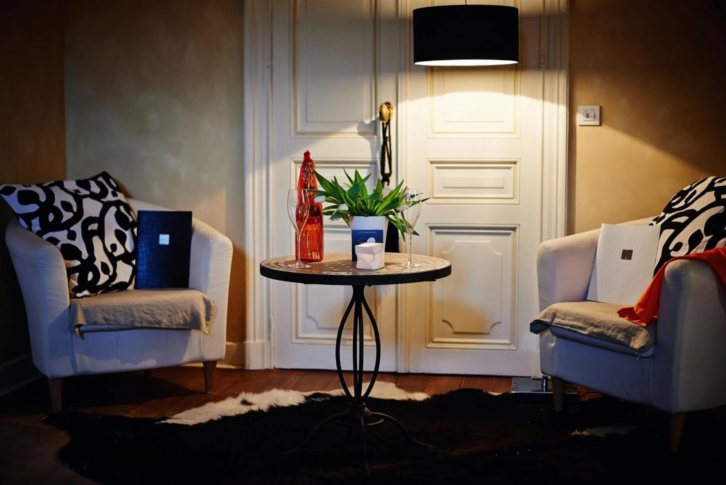 Seating area in B&B Au Clair Obscur