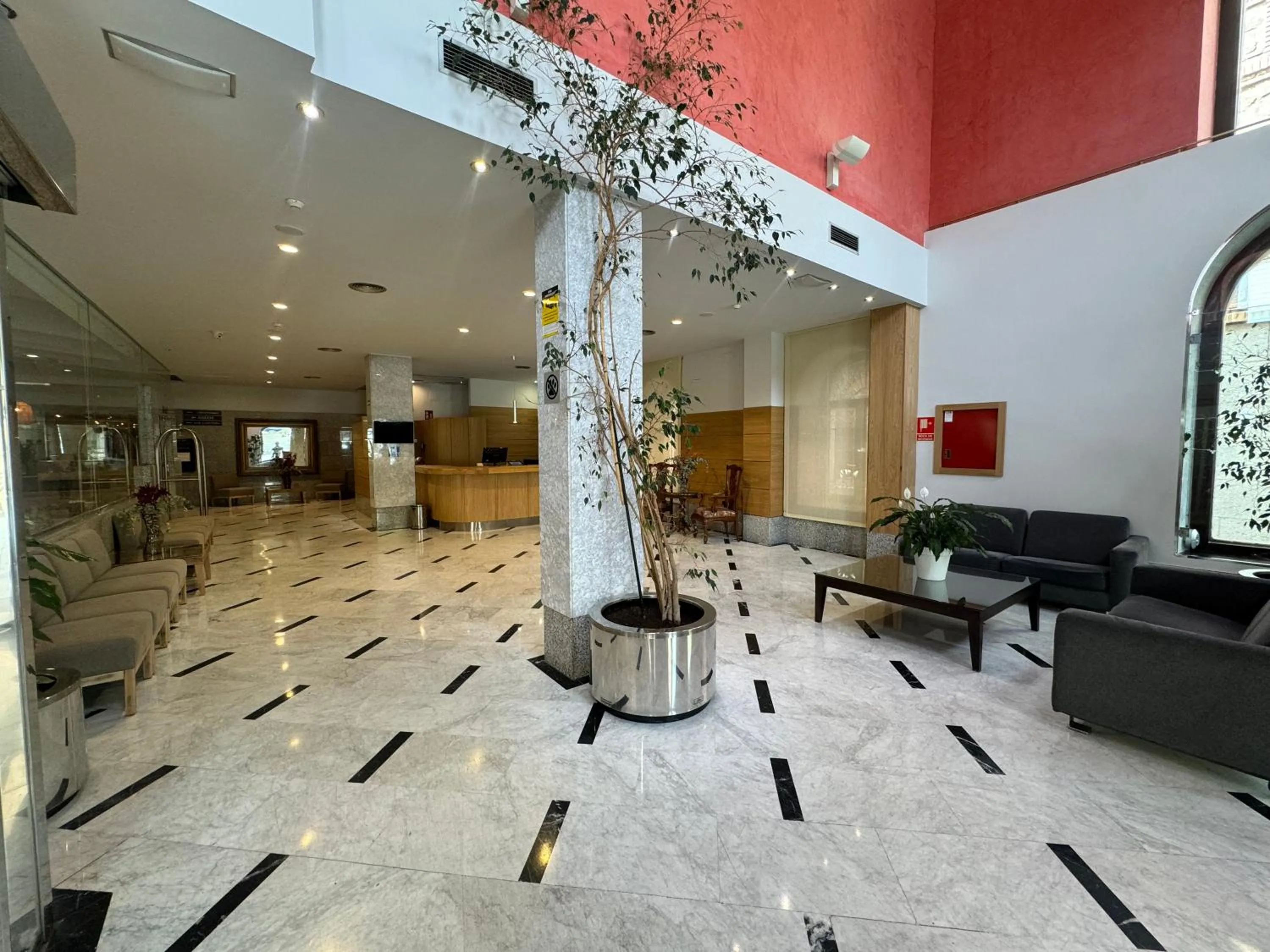 Lobby or reception in Hotel San Juan de los Reyes
