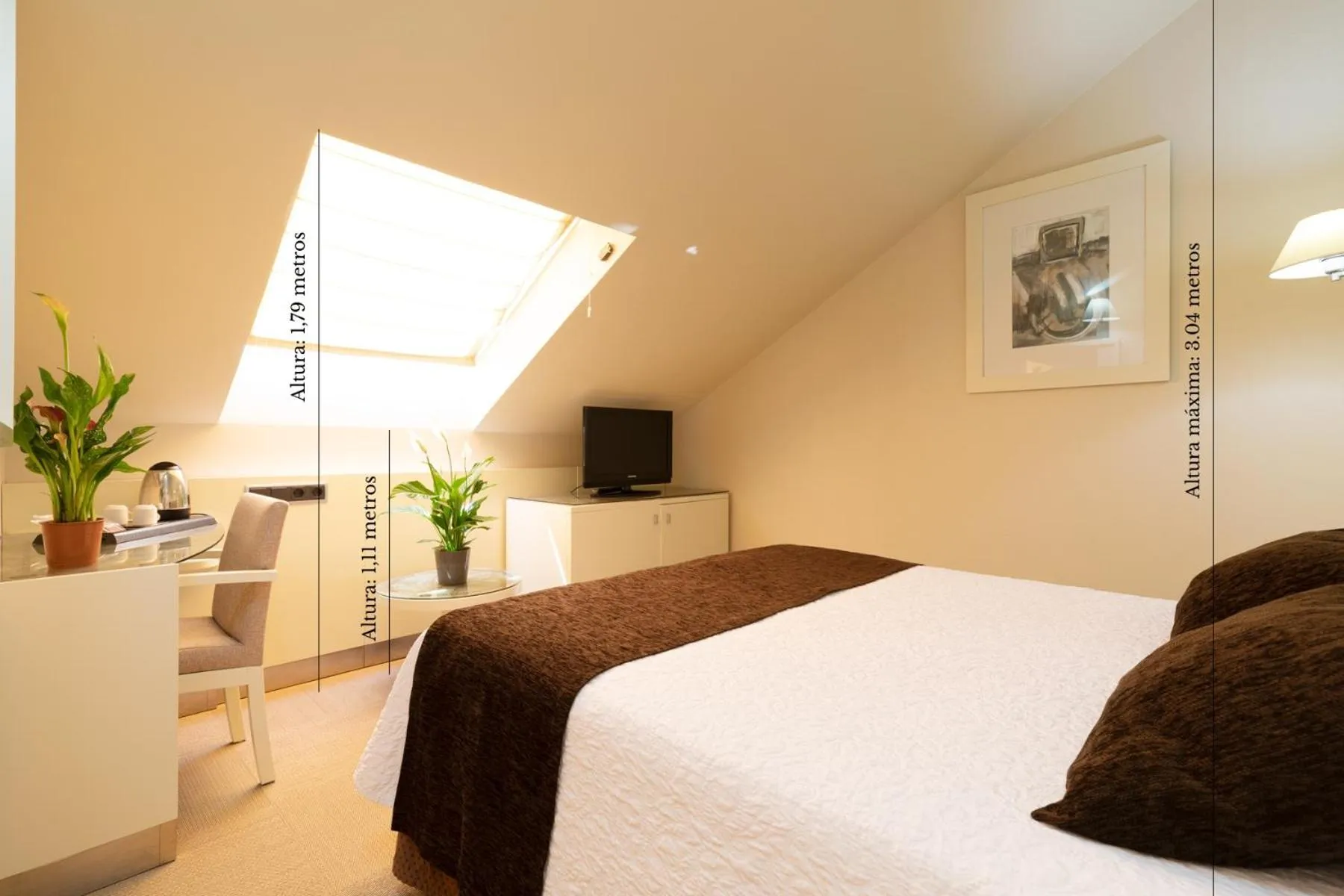 Photo of the whole room, Bed in Hotel San Juan de los Reyes