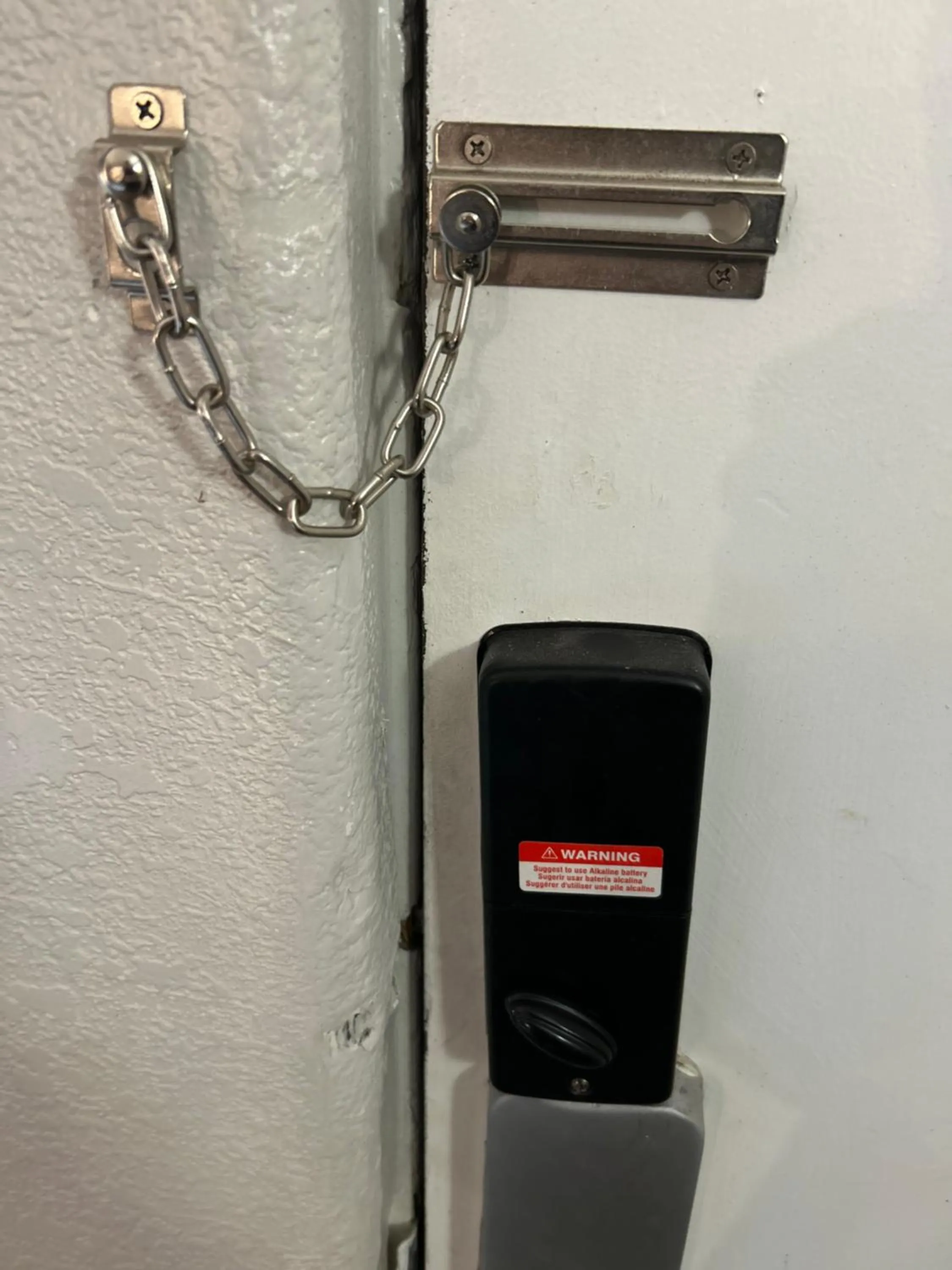 safe in Studio 6 Hemet, CA