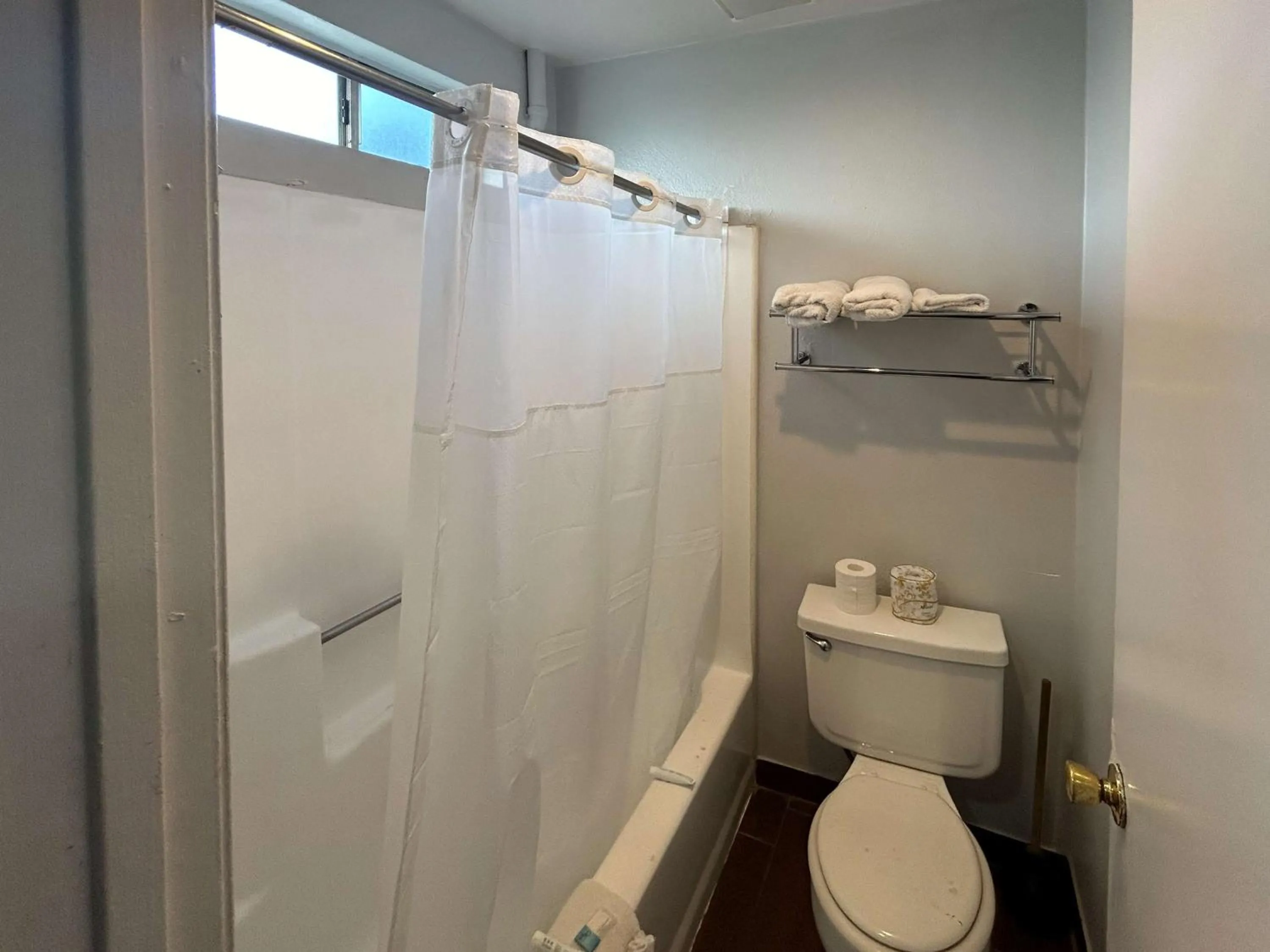 Bathroom in California Budget Motel