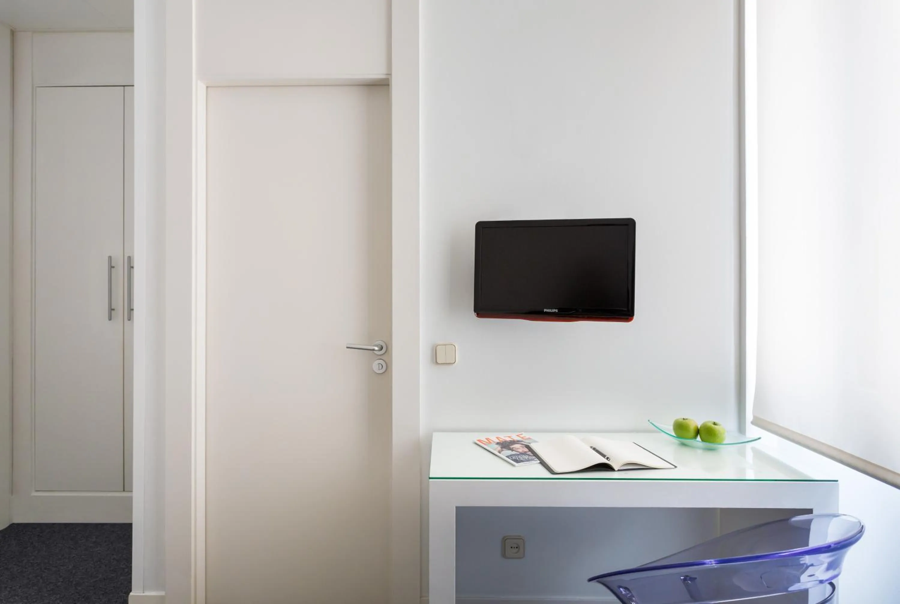 TV and multimedia in Room Mate Mario, Madrid