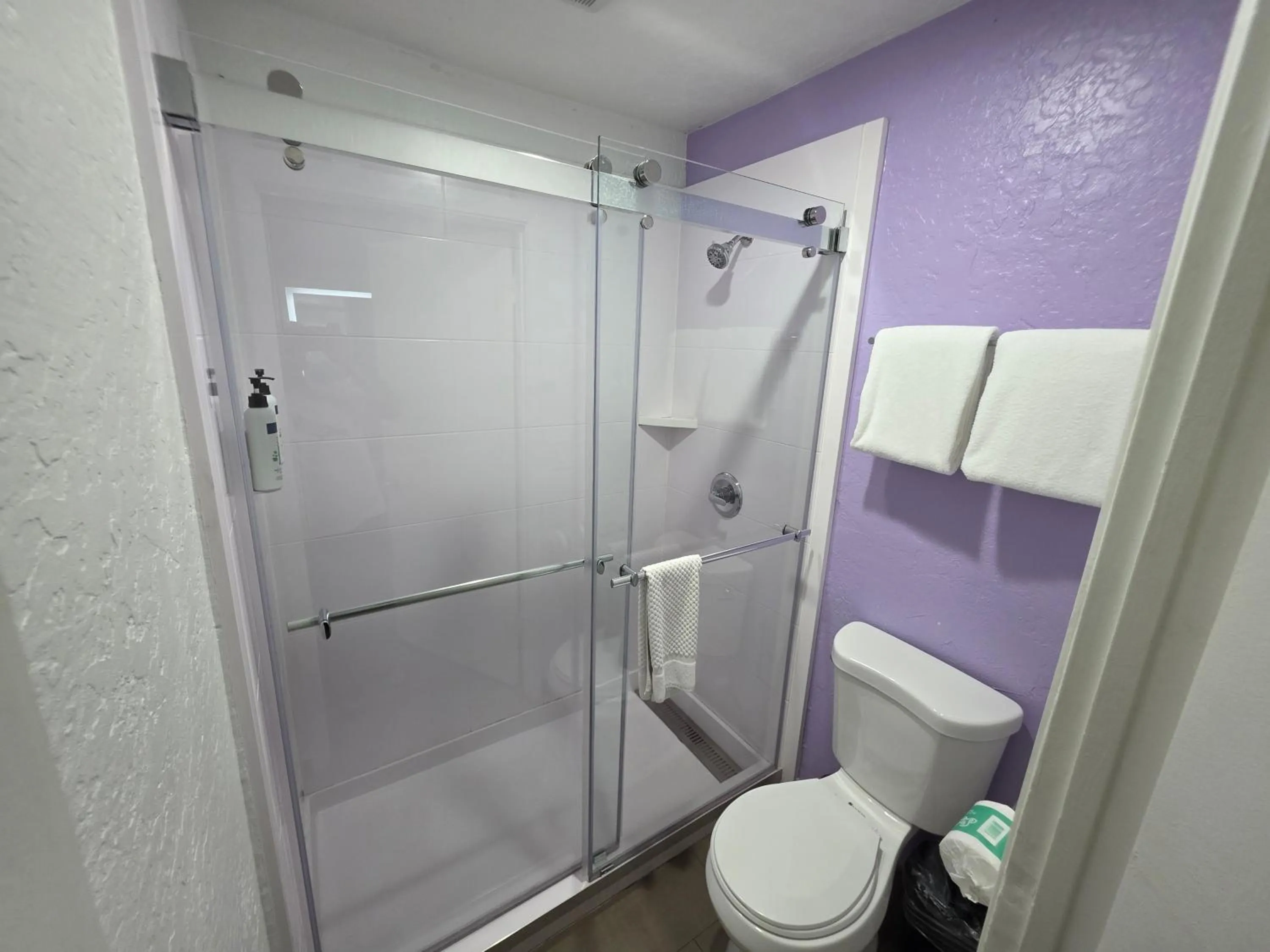 Shower in The Aqua Pacific Hotel