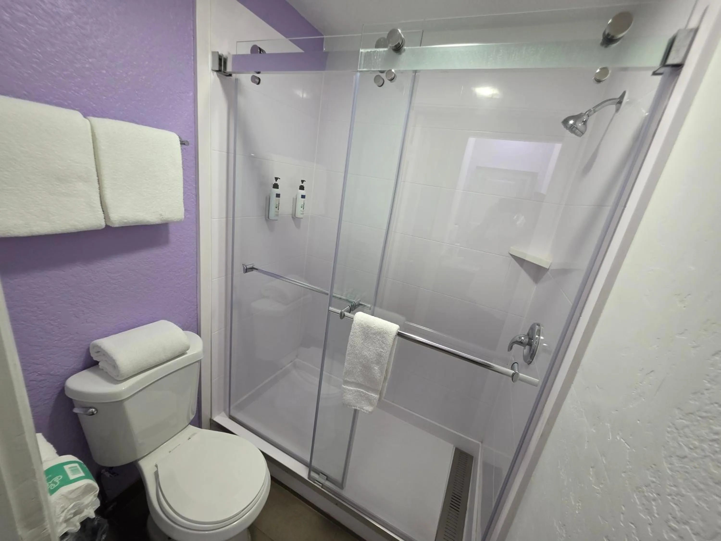 Shower in The Aqua Pacific Hotel