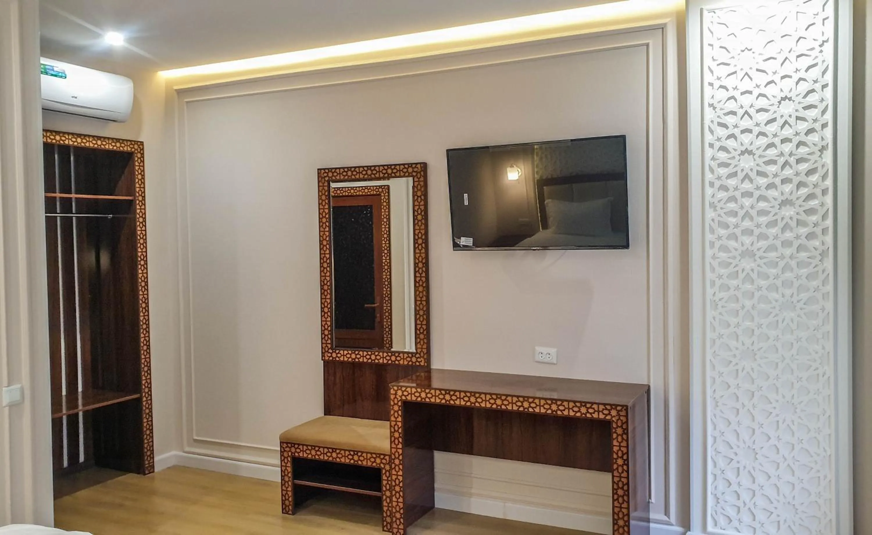 TV and multimedia in Jahongir Premium