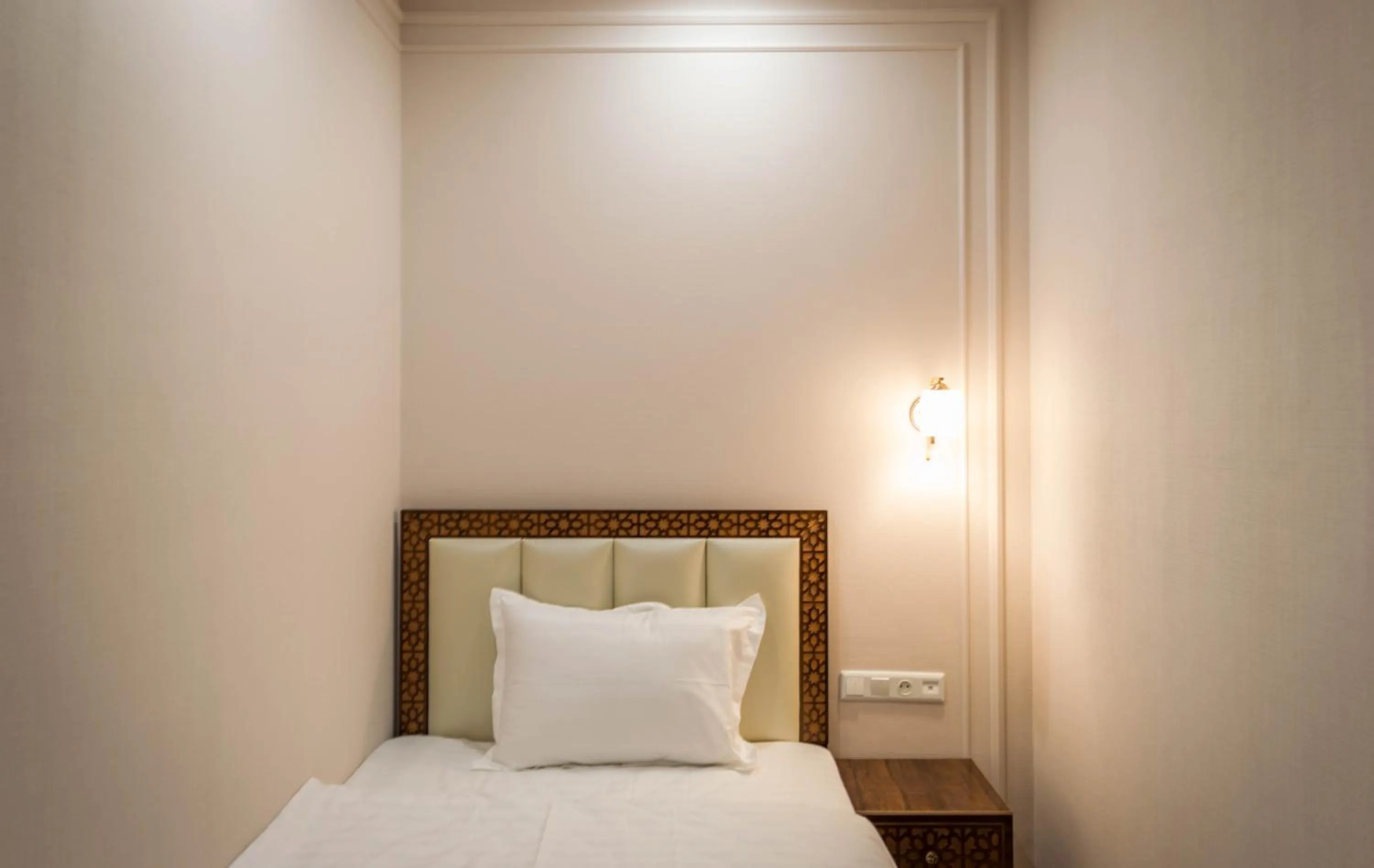 Bed in Jahongir Premium