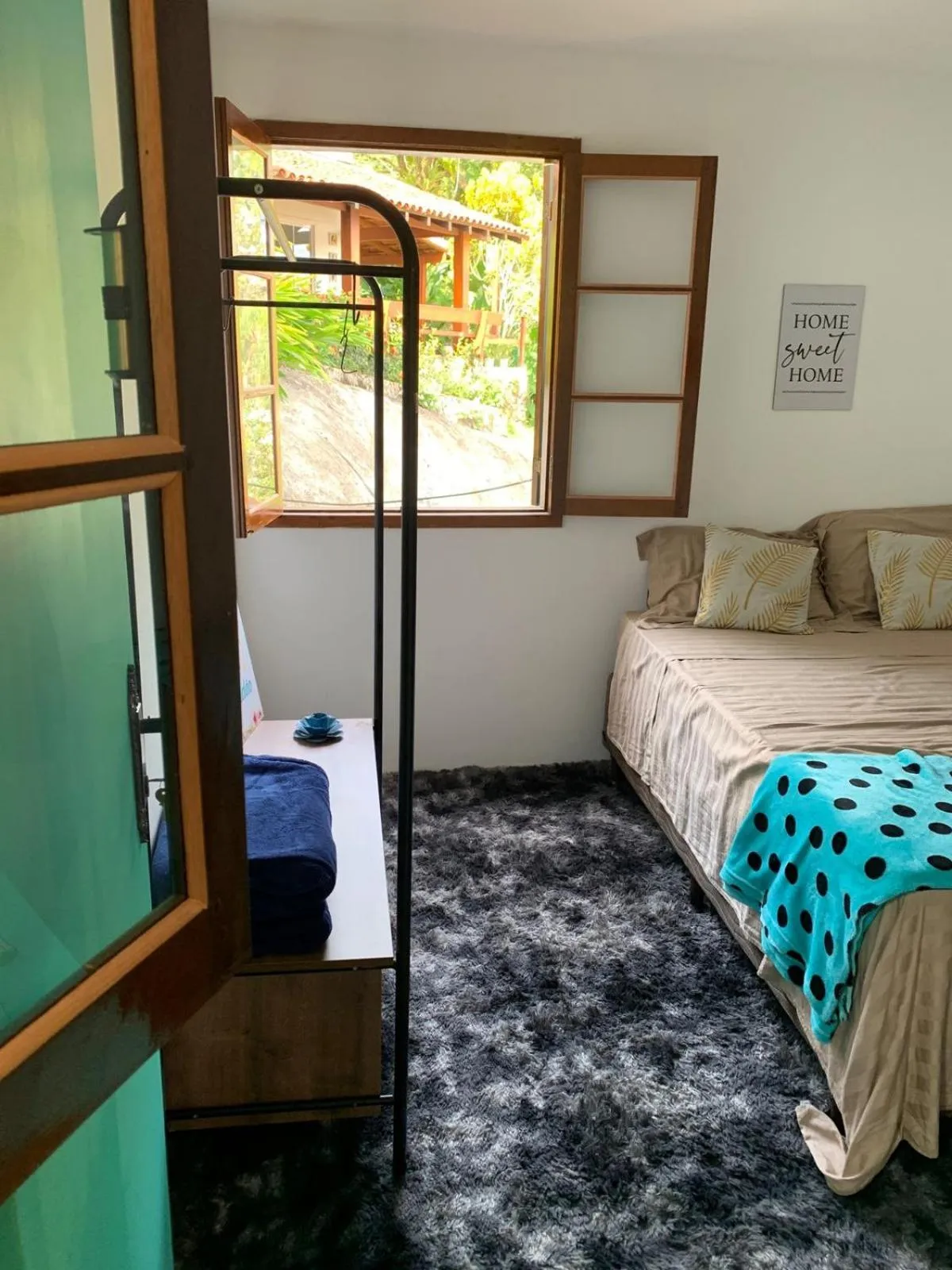 Bedroom, Bed in Casinha verde