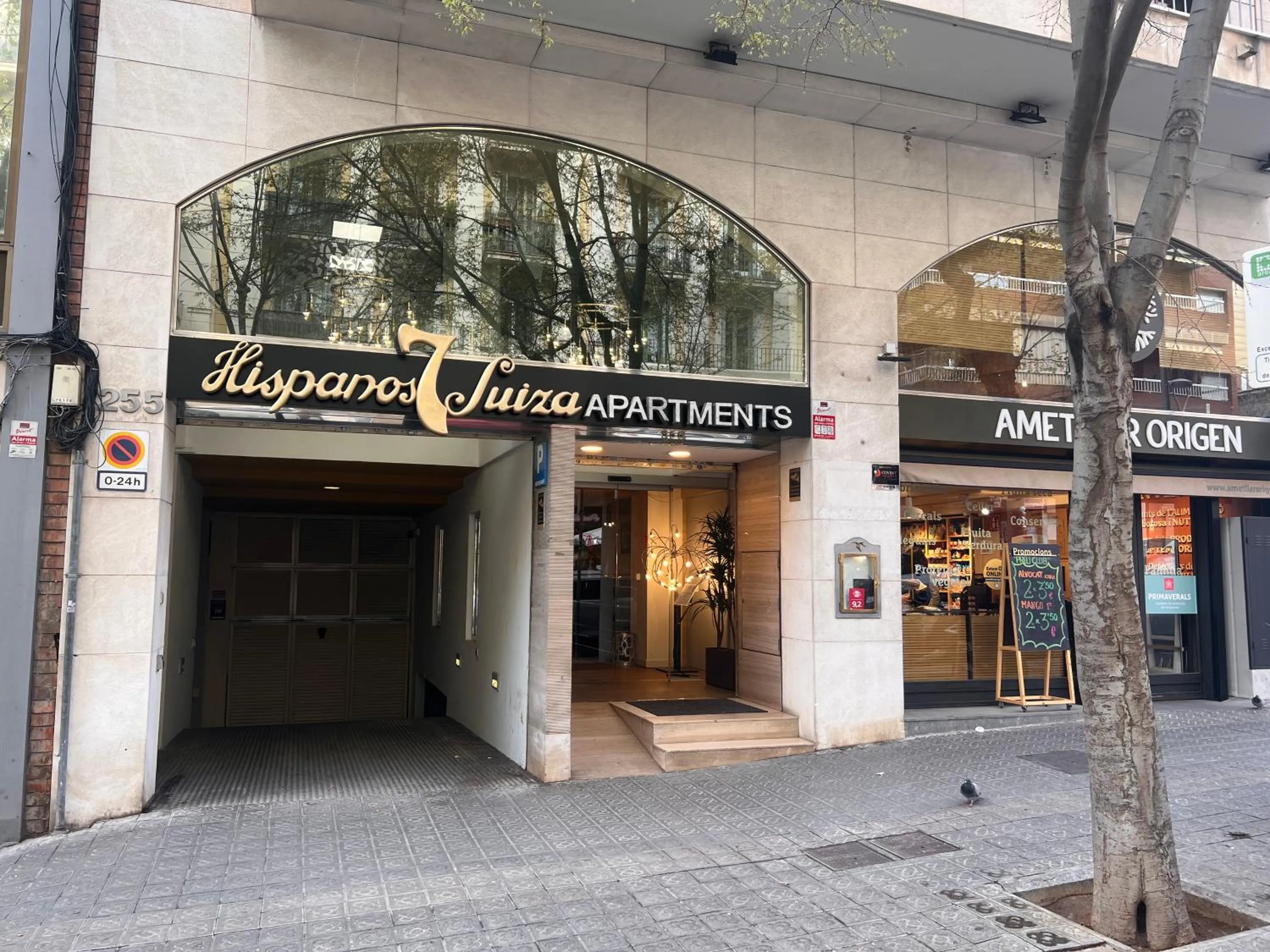 Facade/entrance in Apartaments-Hotel Hispanos 7 Suiza