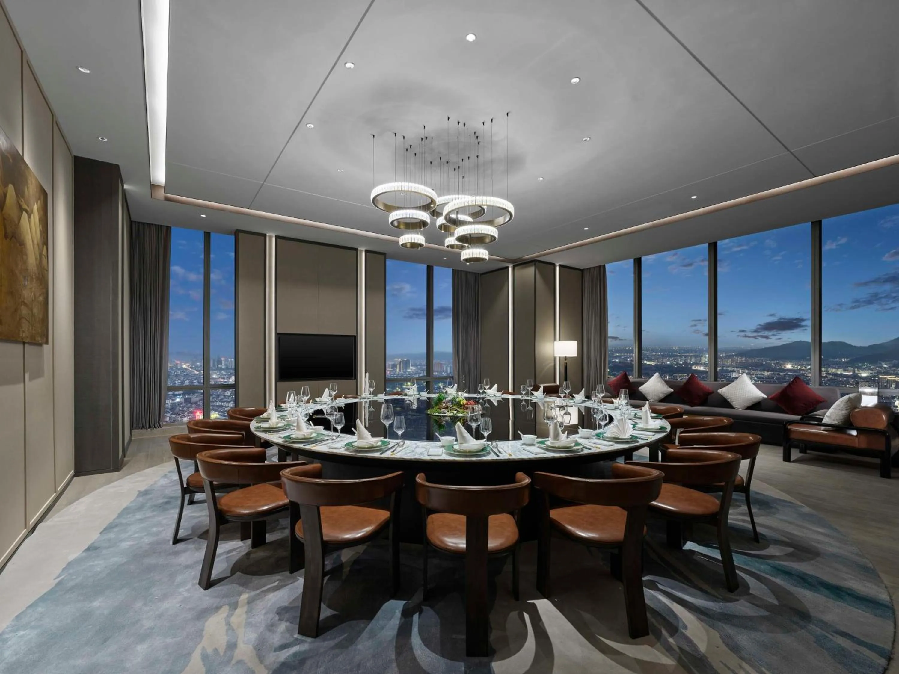 Restaurant/places to eat in Hilton Zhuji