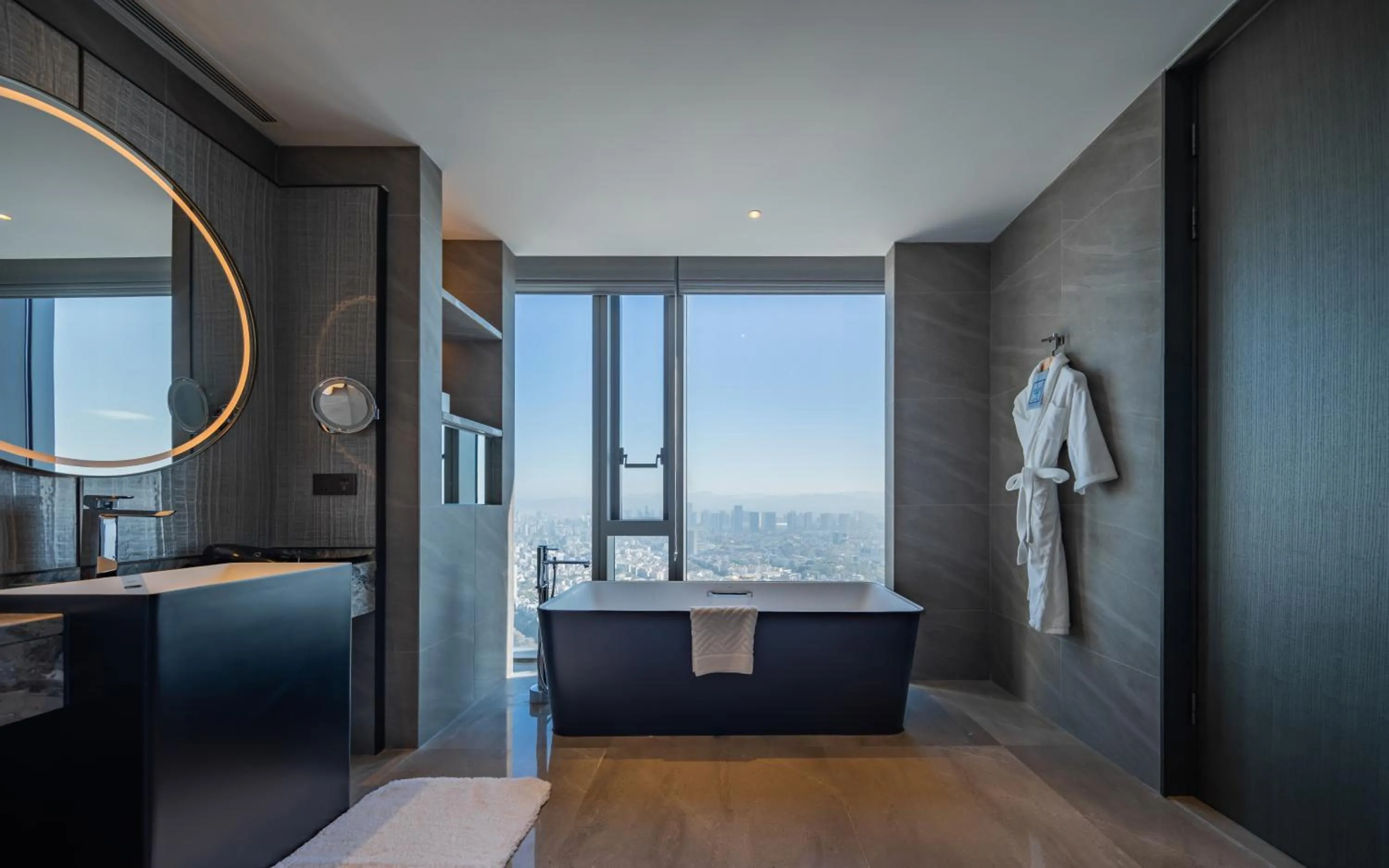 Bathroom in Hilton Zhuji