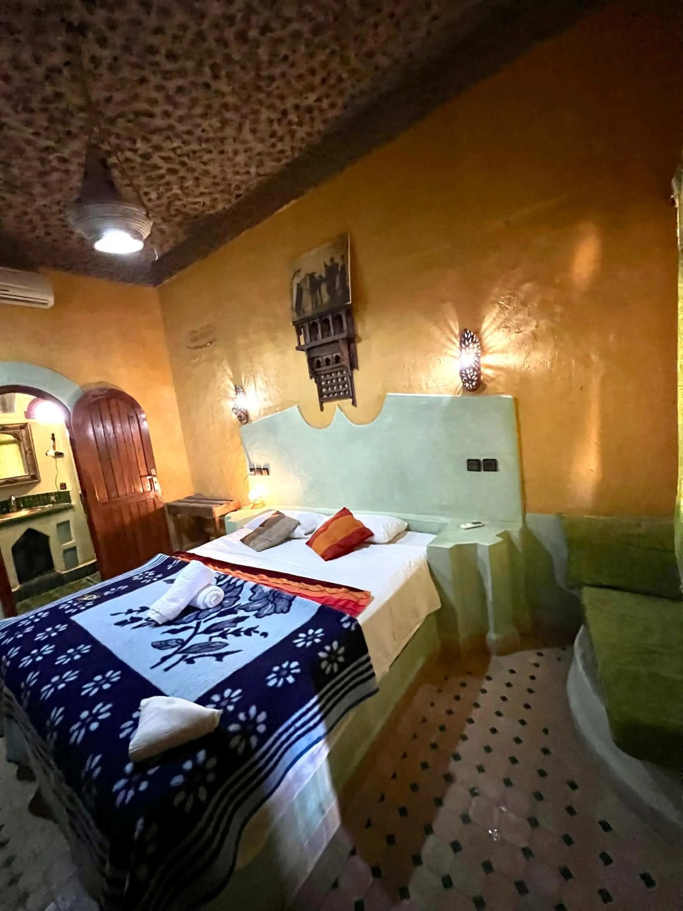 Bed in Hotel ksar merzouga